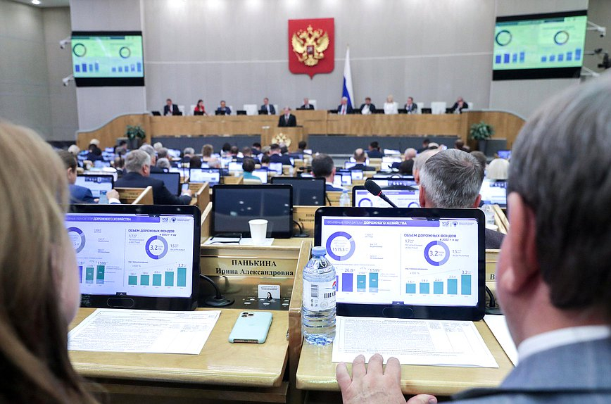 В Госдуму внесли предложение принудительно депортировать мигрантов за домогательства к гражданам РФ