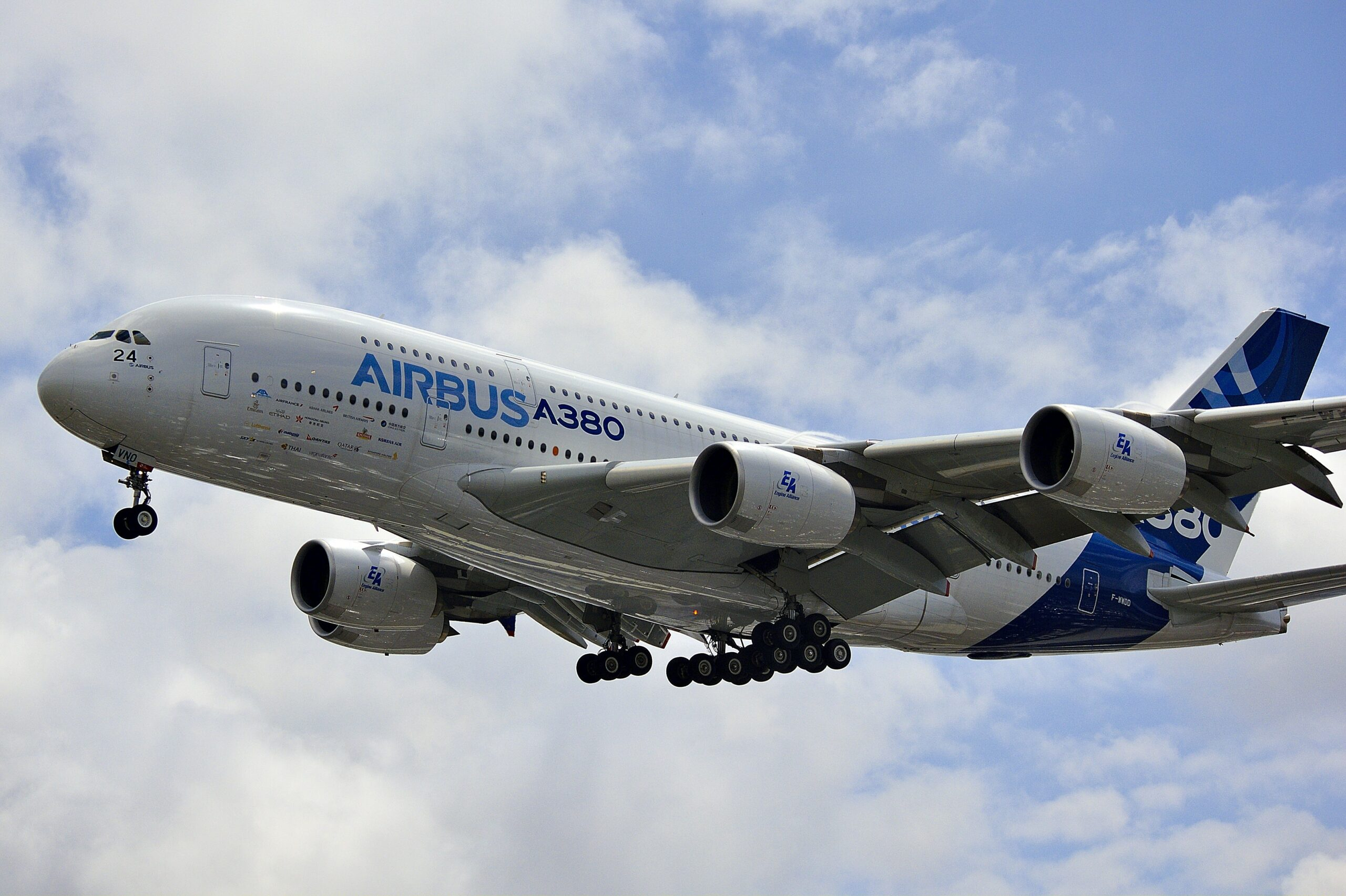 Airbus маршрута Москва - Минеральные Воды подал сигнал тревоги