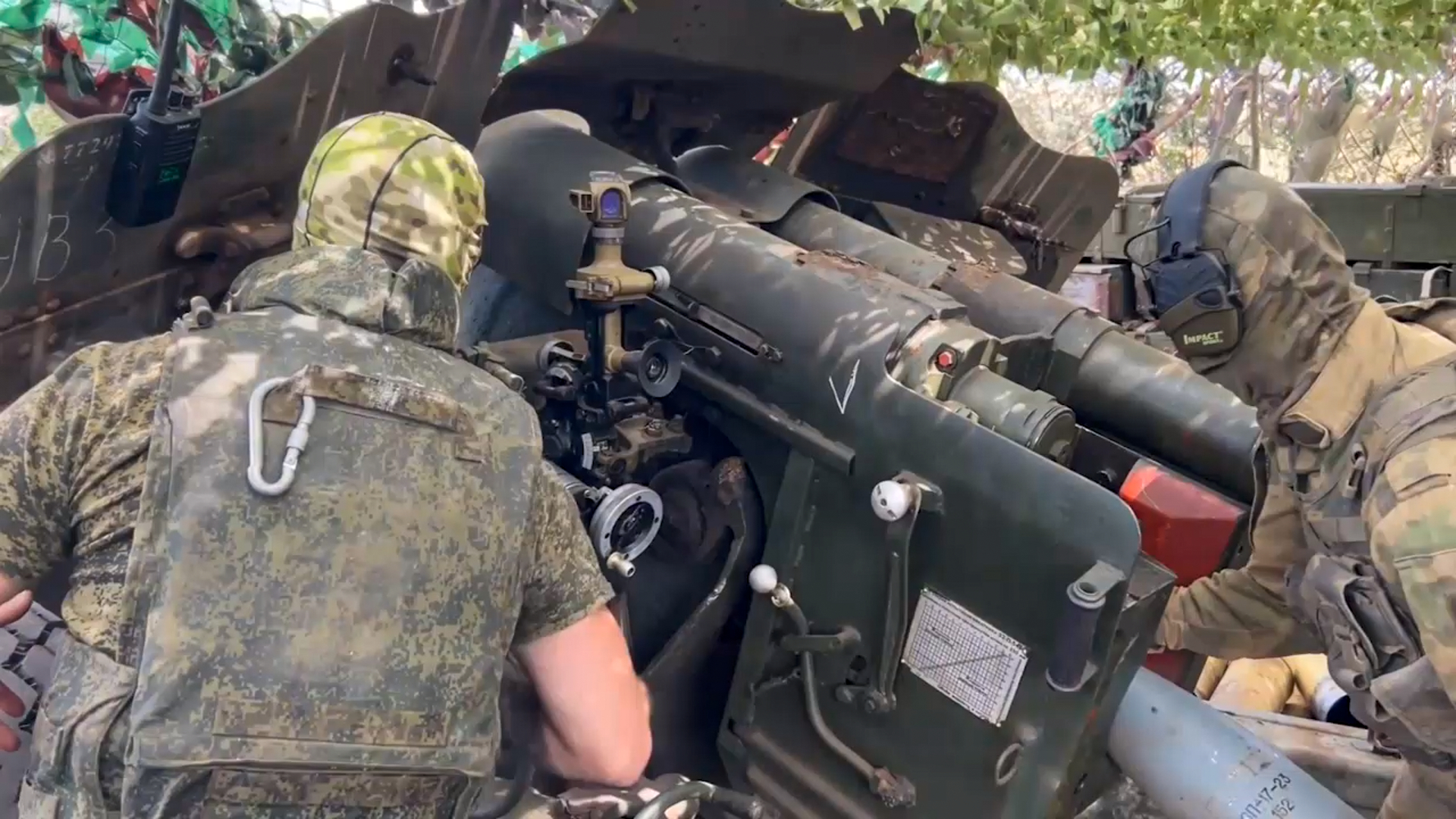 Российские артиллеристы разбили блиндаж ВСУ вместе с боевиками