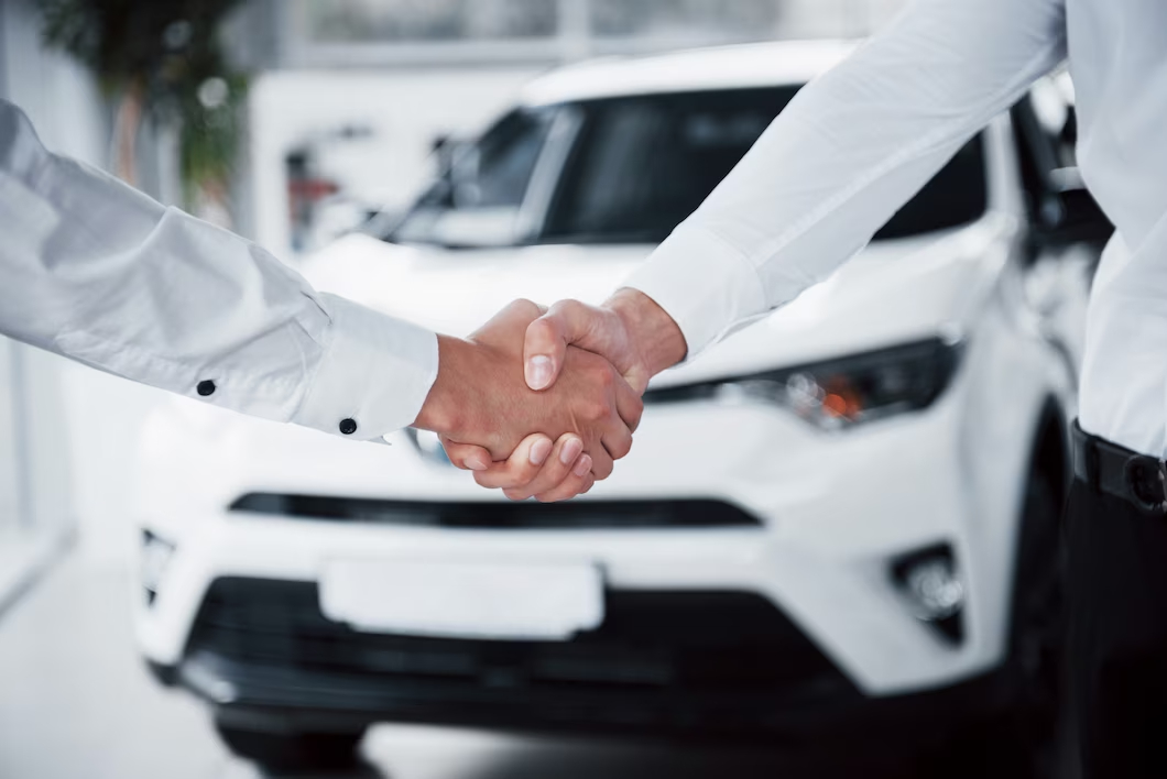 Продажи легковых автомобилей в августе достигнут показателей 2021 года