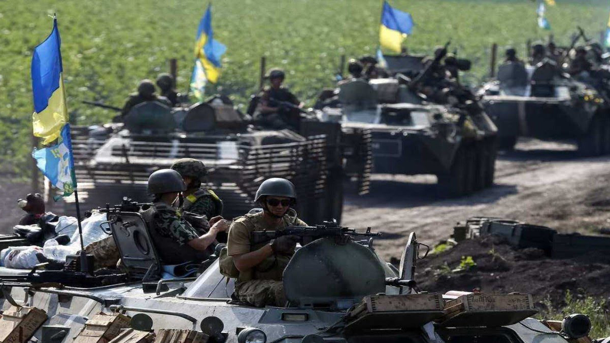 Военнослужащие ВС РФ показали кладбище разбитой техники ВСУ