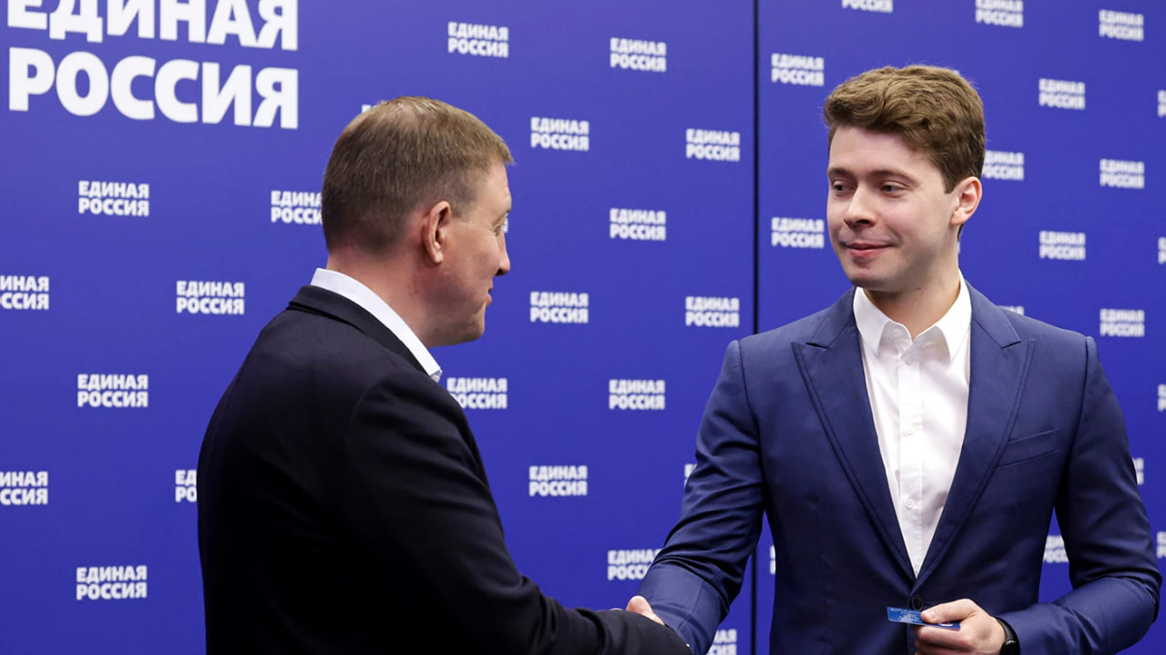 Сын Медведева впервые поучаствовал в мероприятии «Единой России»