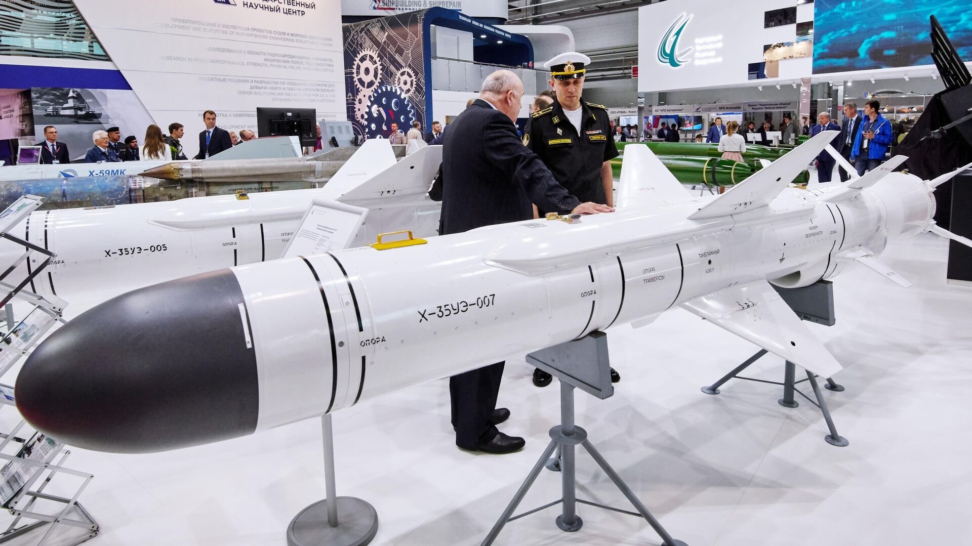 Новые крылатые ракеты поступили на вооружение российских бомбардировщиков