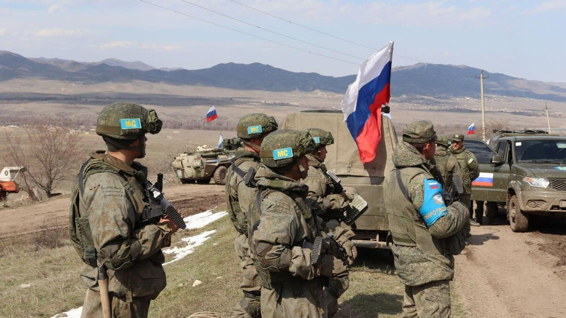 Российские миротворцы эвакуировали 5 тыс жителей Нагорного Карабаха