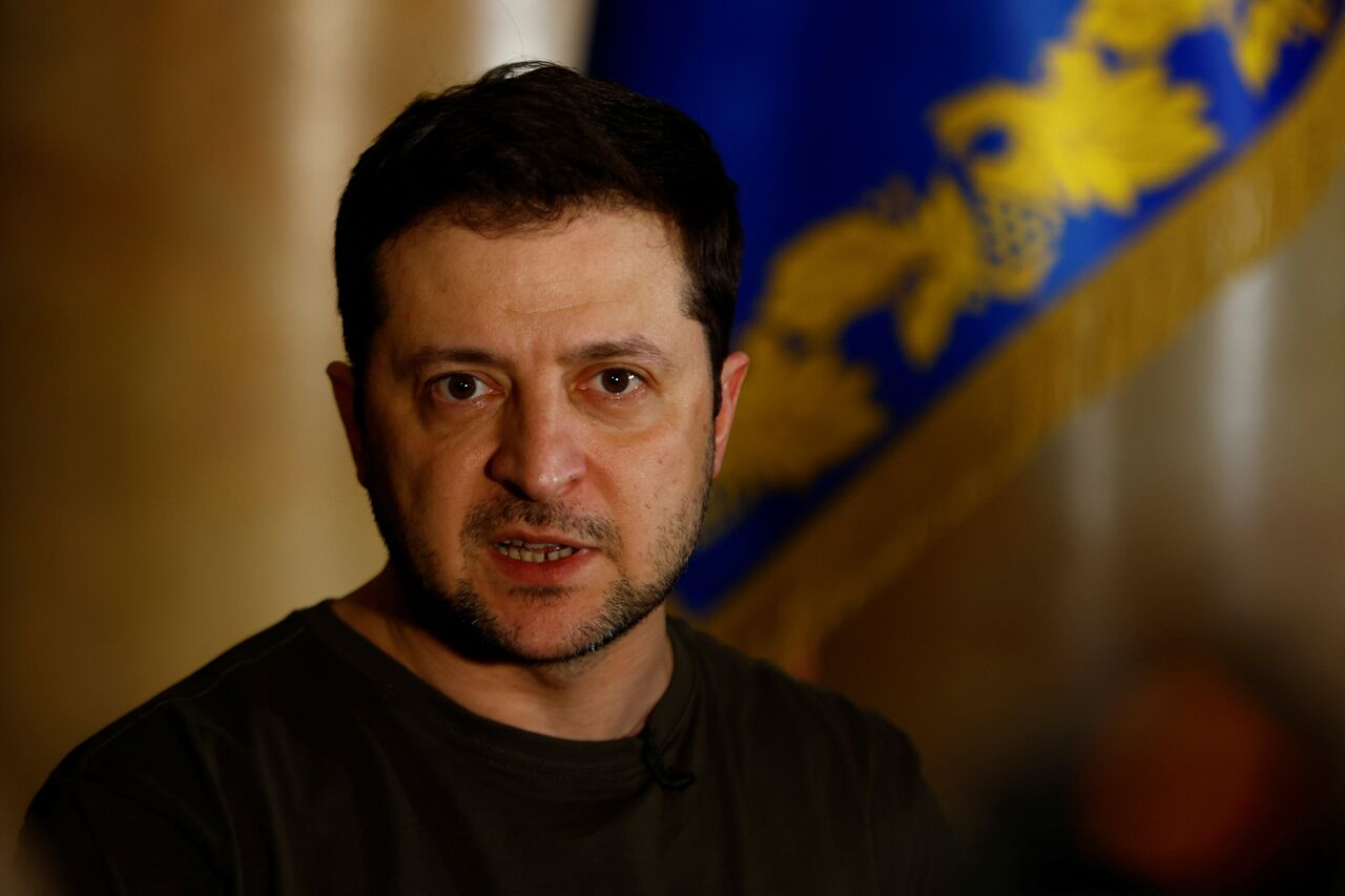 AP: Зеленский поприветствовал бойца дивизии СС