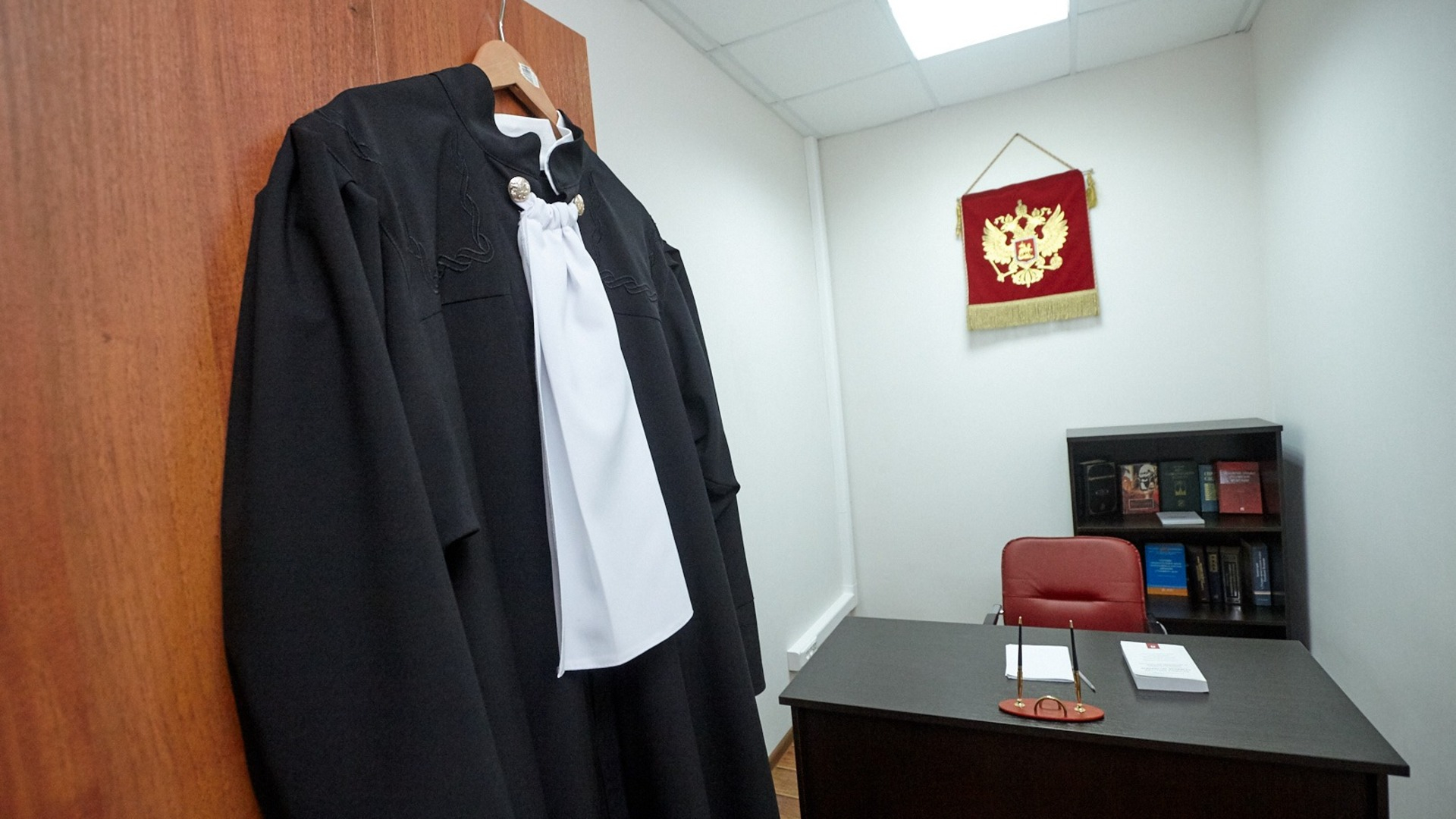 Российского судью задержали возле закладки с наркотиками