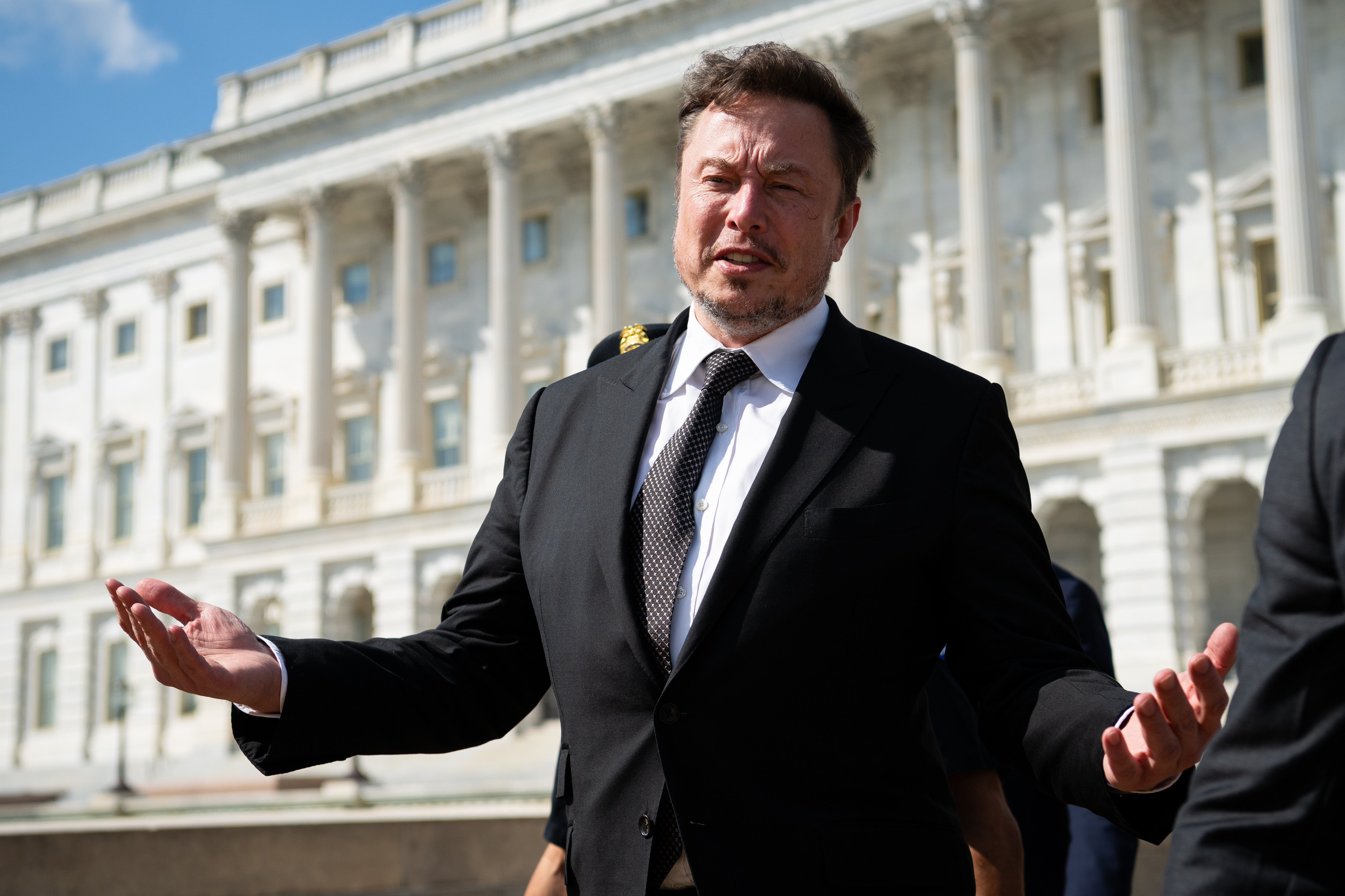 Илон Маск выступил против финансирования Украины