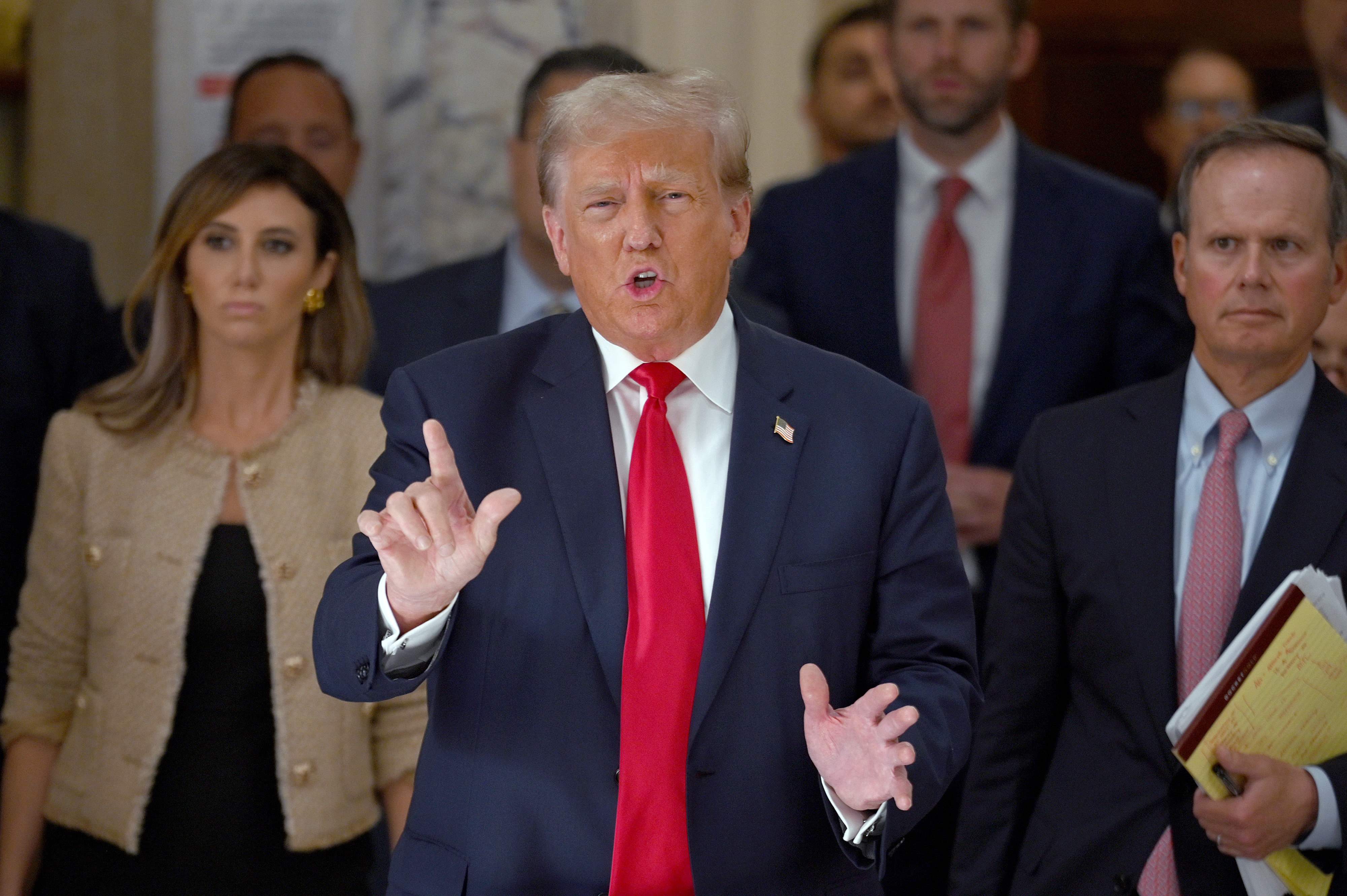 Трамп порекомендовал Украине отдать России области с русскоязычным населением