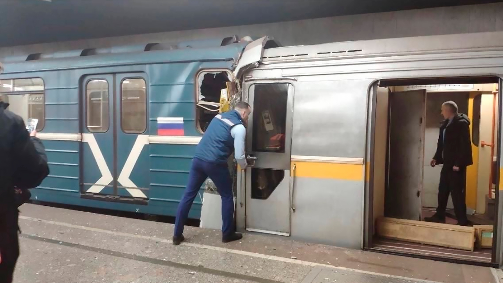 В московском метро столкнулись два поезда
