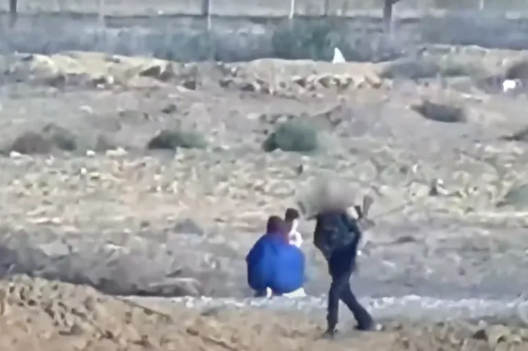 Боевики ХАМАС отпустили заложницу и двоих детей