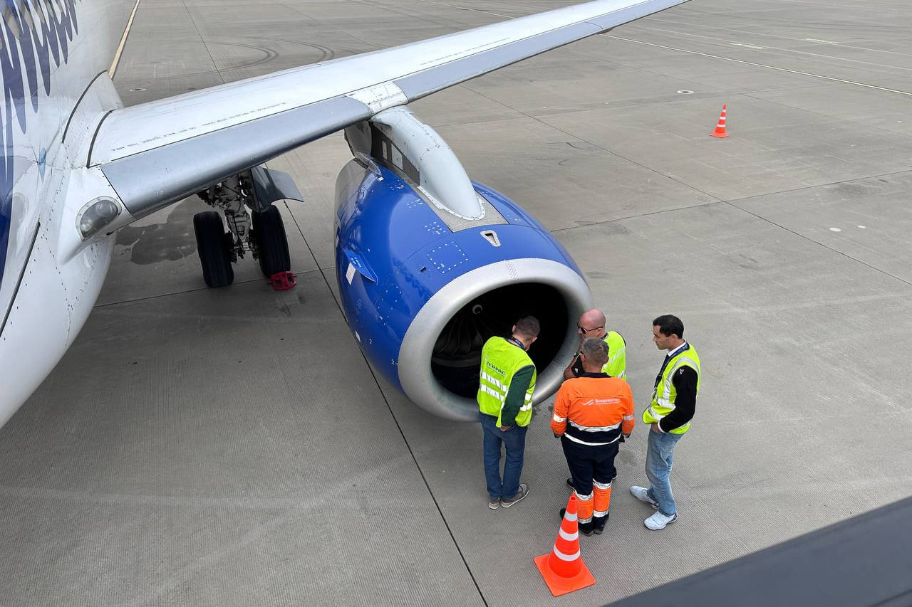 SSJ 100 совершил аварийную посадку во Владивостоке
