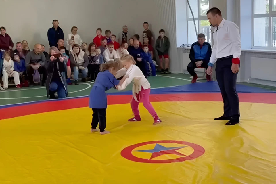 В Волновахе впервые прошли детские соревнования по самбо