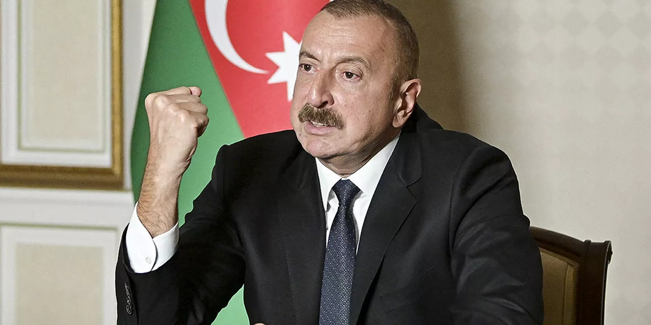 Алиев растоптал флаг Нагорного Карабаха