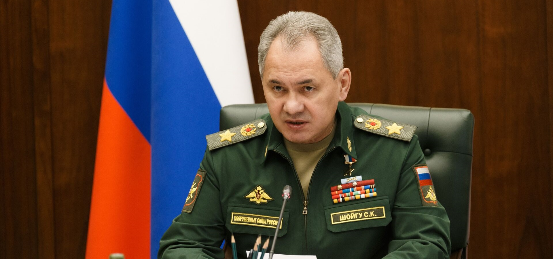 Шойгу заявил о праве оборонных предприятий использовать все резервы