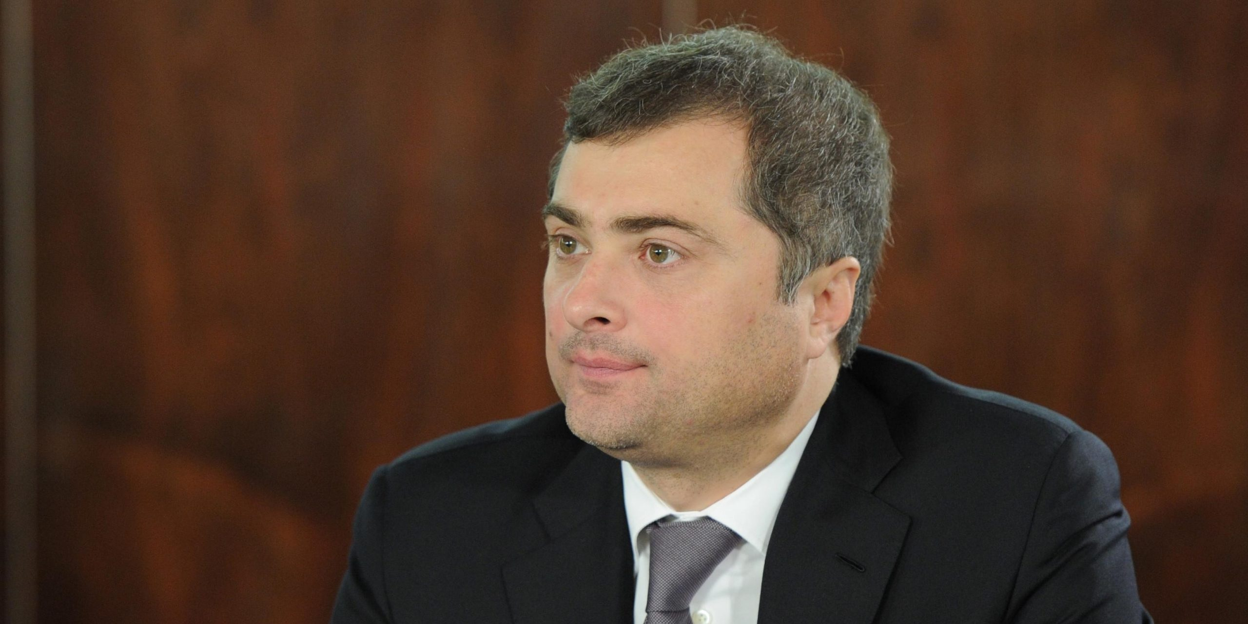 Полиция начала проверку статьи Суркова на соблюдение российских законов
