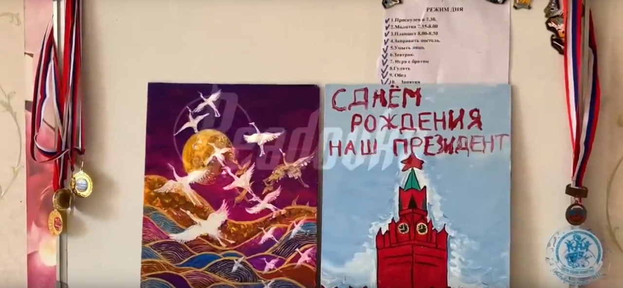 Копивший деньги на операцию мальчик-художник отдал часть заработка русским бойцам