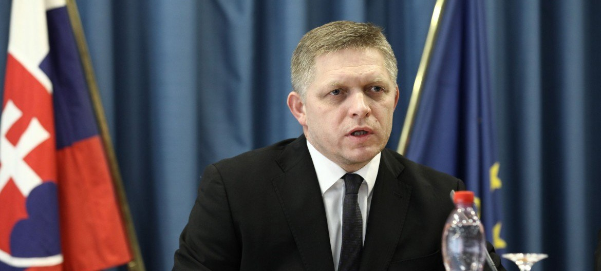 Politico: антиукраинская позиция премьера Словакии возникла после давнего оскорбления