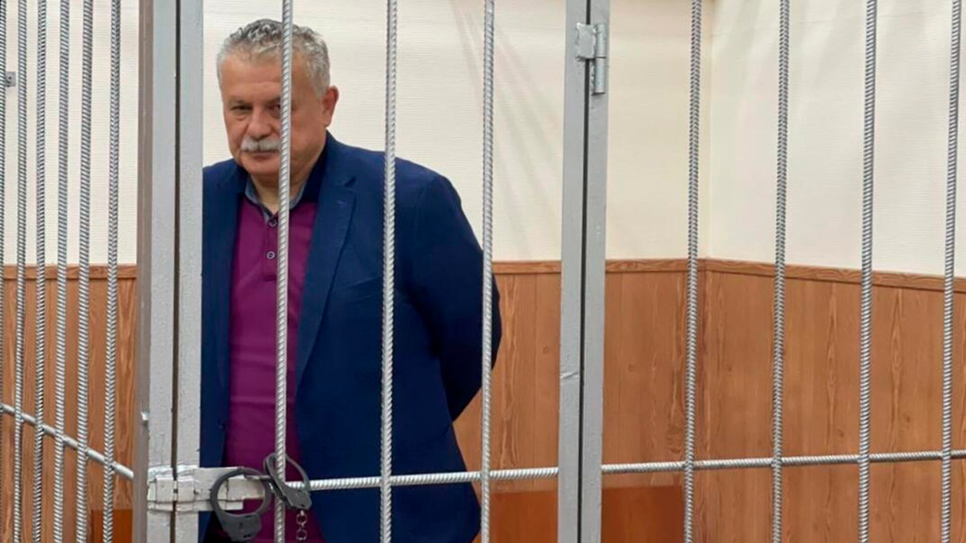 Экс-главу правительства Северной Осетии осудили на восемь лет колонии
