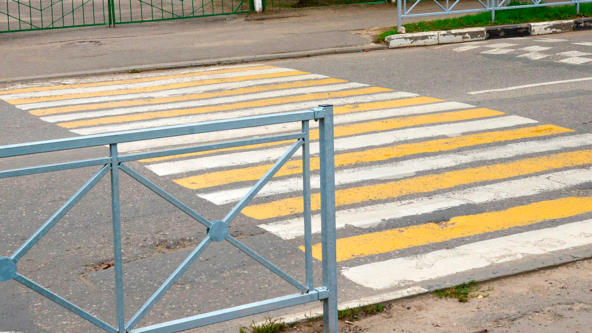 В Подмосковье грузовик насмерть сбил женщину на «зебре»