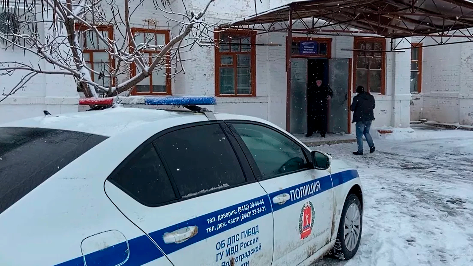 Под Волгоградом задержали женщину за истязание больной дочери мужа