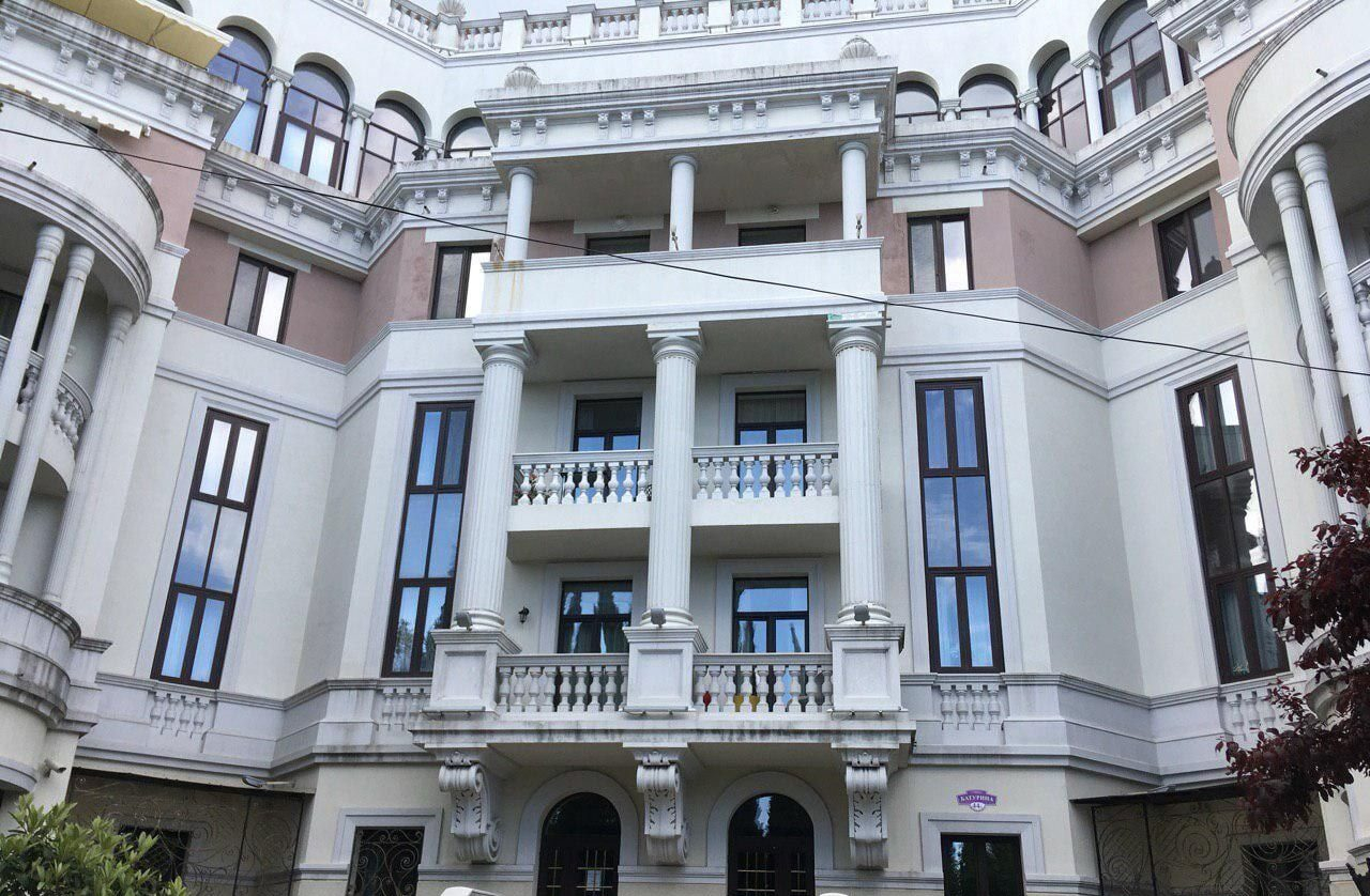 Национализированная квартира Зеленских в Крыму была продана за 44,3 млн рублей