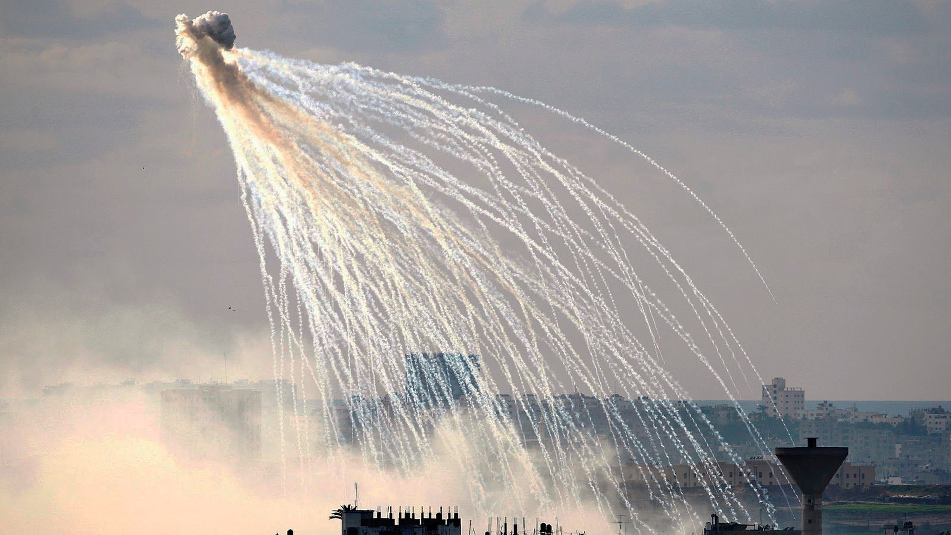 Правозащитники подтвердили применение Израилем фосфорных боеприпасов в Газе