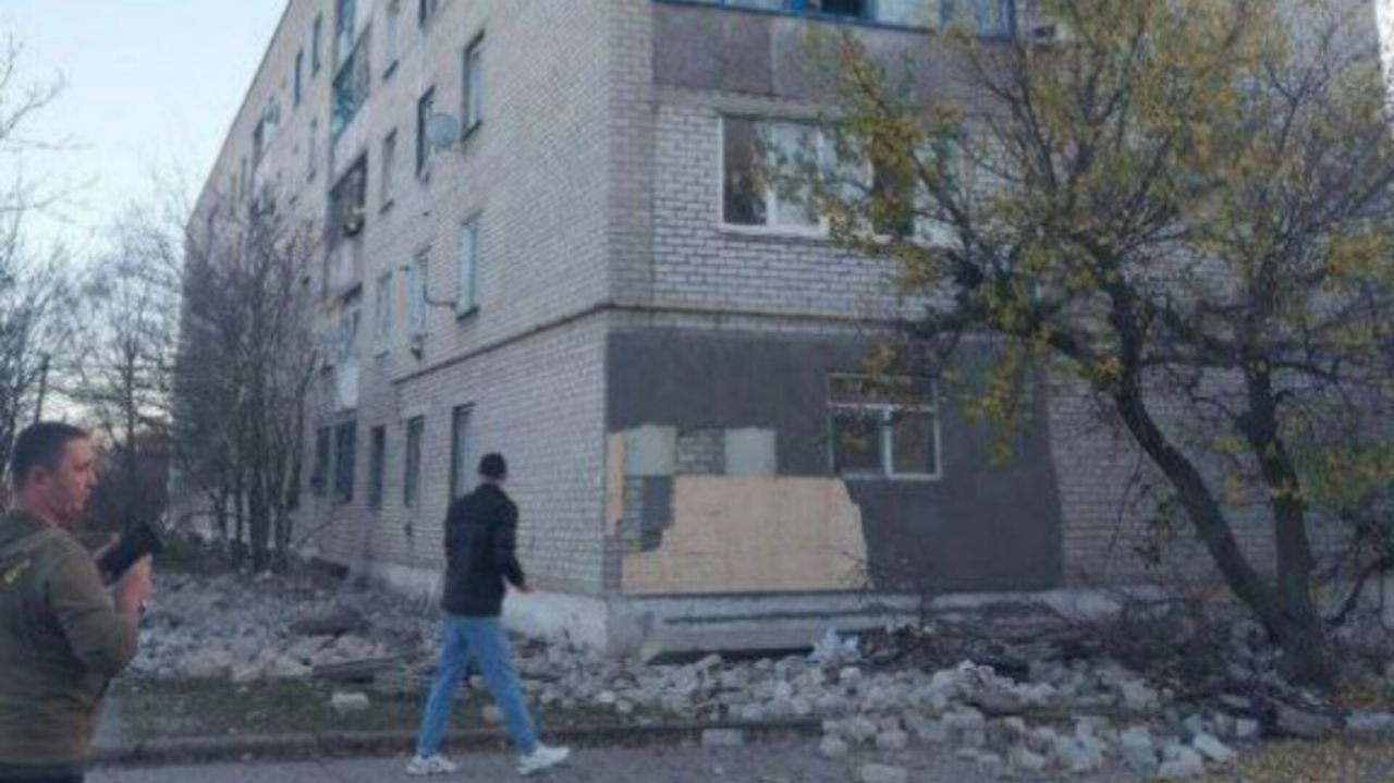 Пожилая пара погибла в своей квартире от удара ВСУ в Докучаевске, 18+