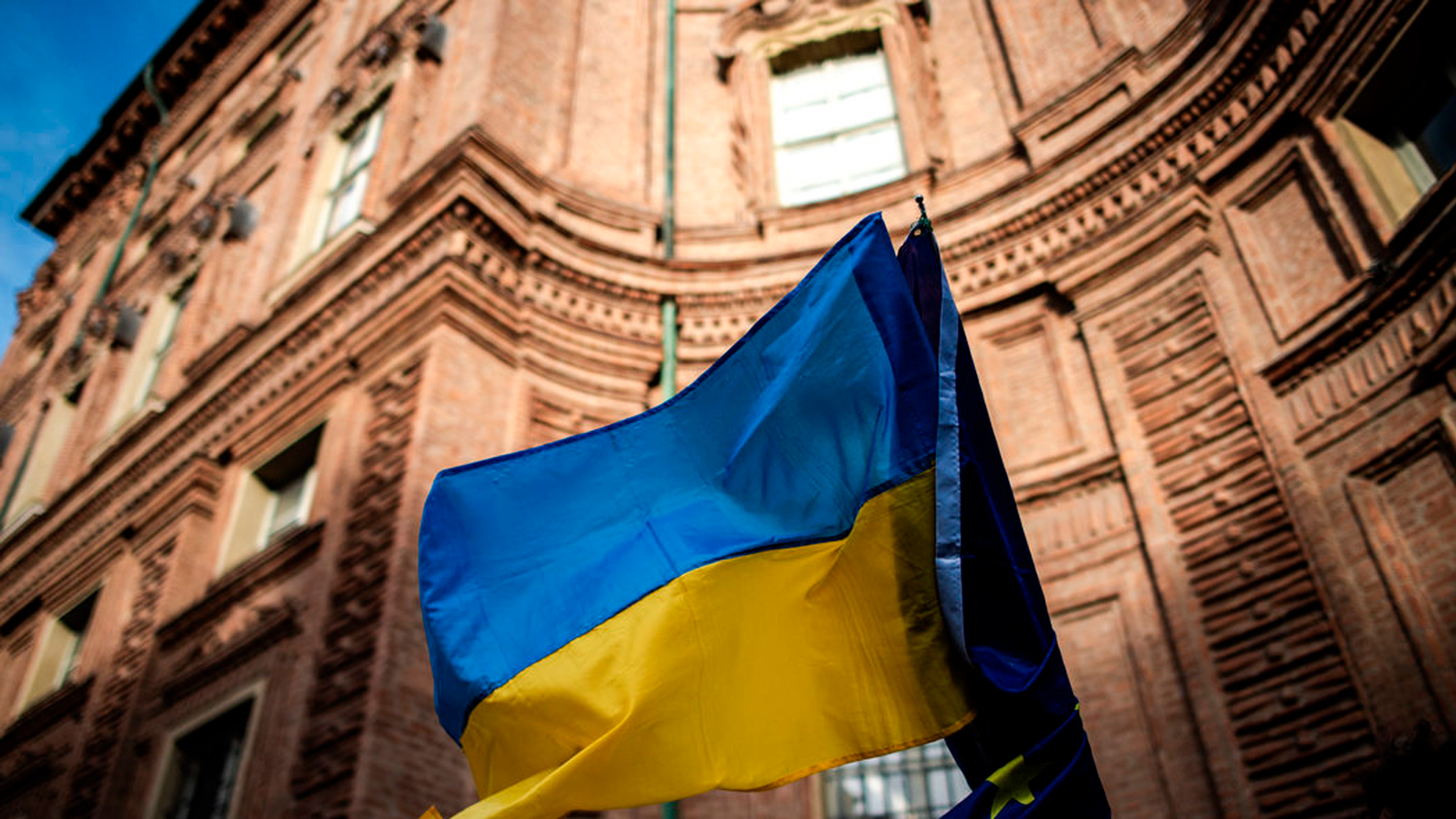 В Раду внесли законопроекты о продлении военного положения и мобилизации