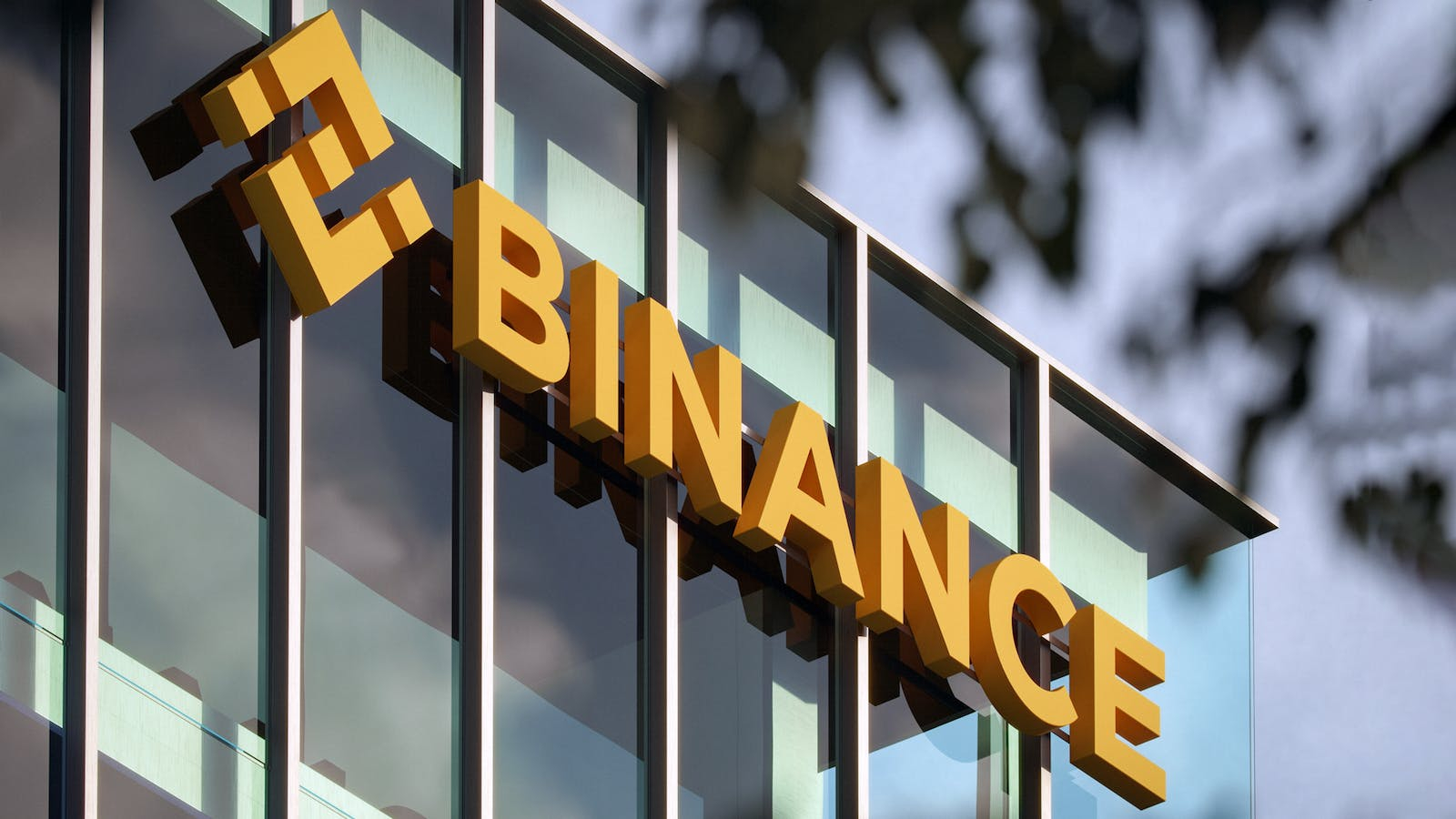 Эксперт рассказал, как Binance уходит с российского рынка
