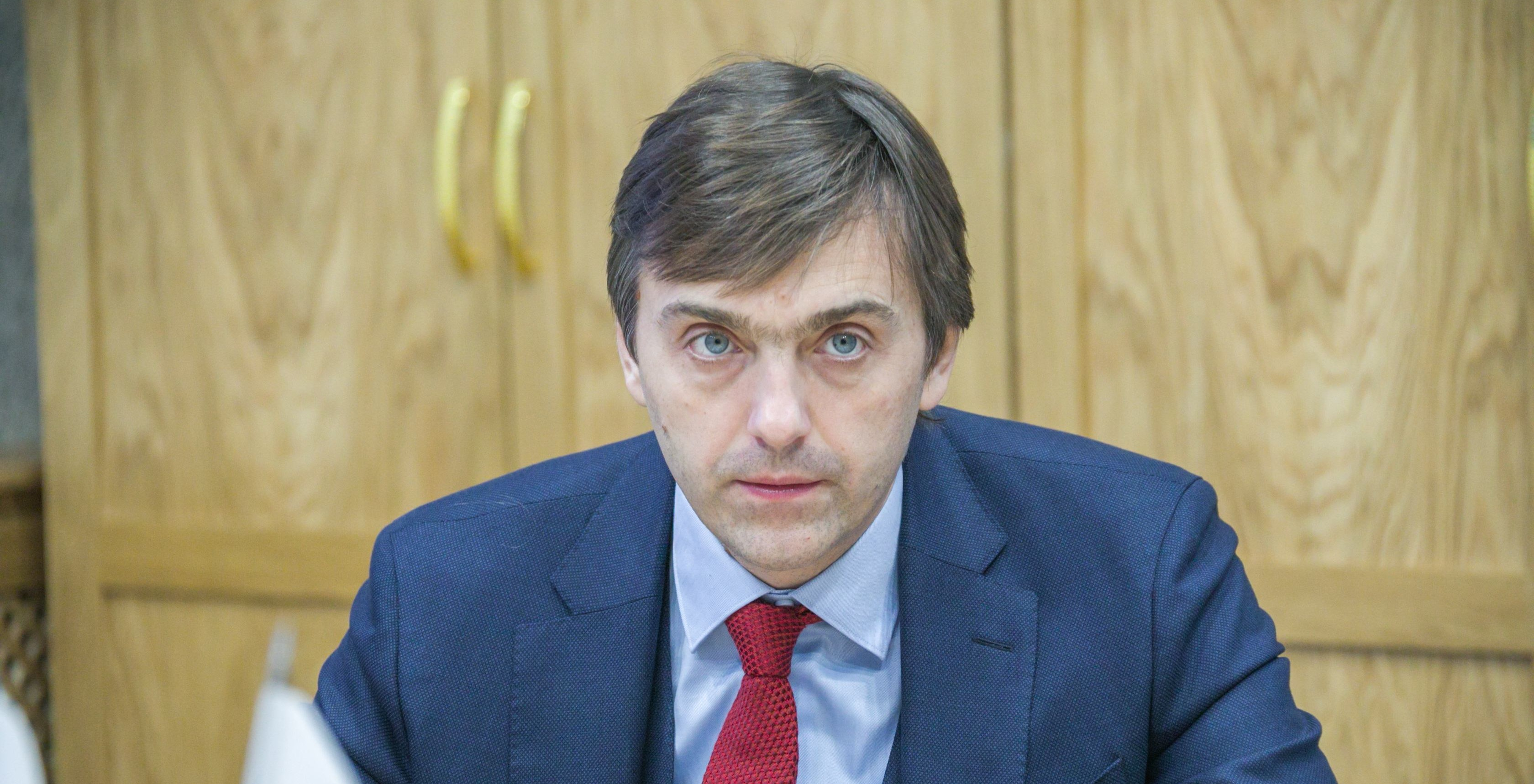 Министр Кравцов заявил о проверке детей мигрантов на знание русского языка