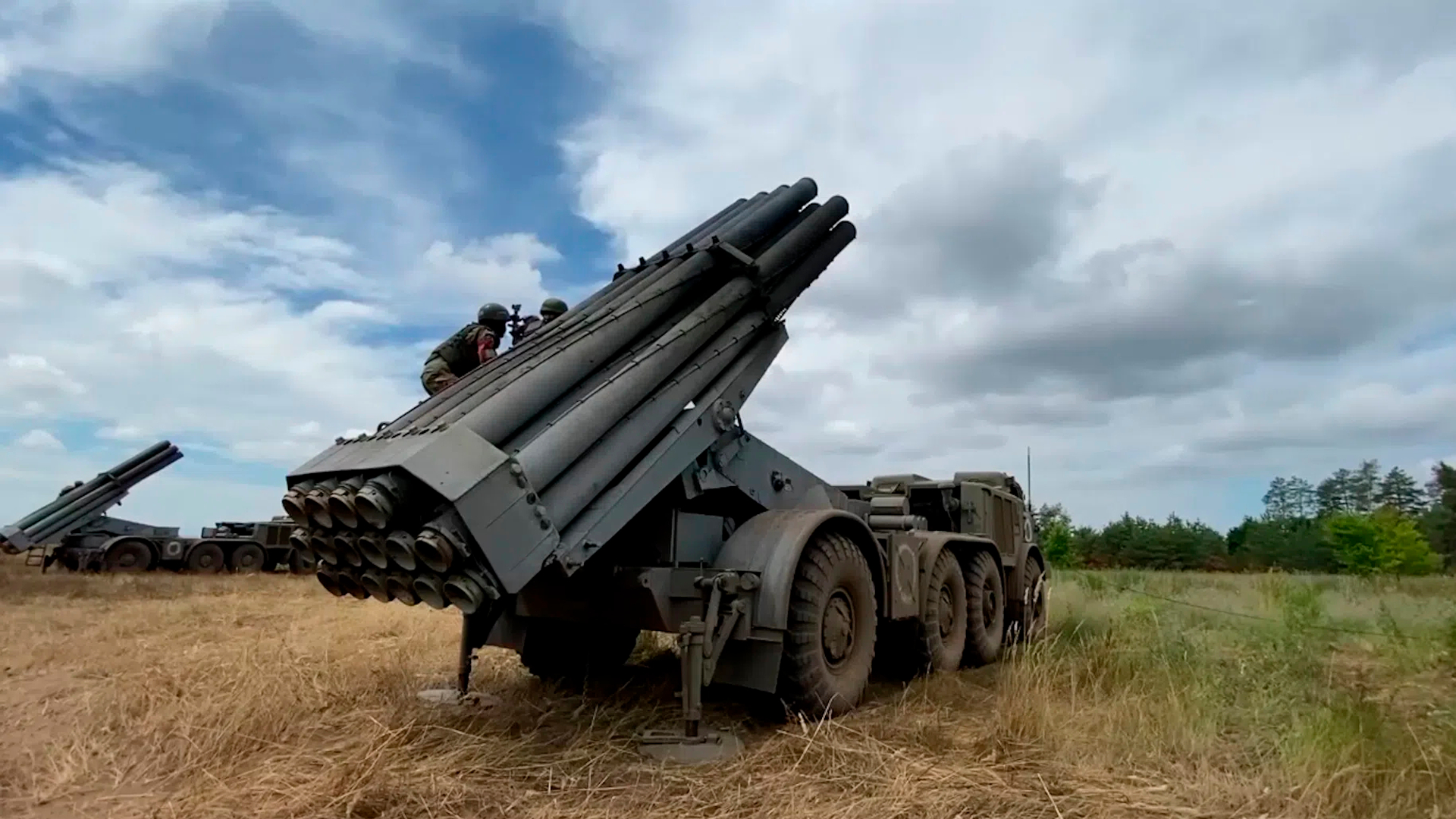 Российская ПВО перехватила два снаряда HIMARS, бомбу JDAM и 23 беспилотника