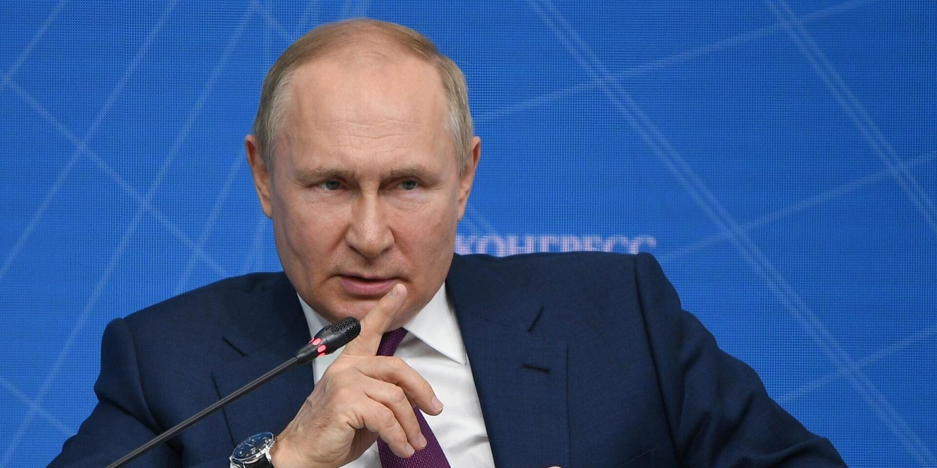 Путин назвал расисткой политику «отмены России»