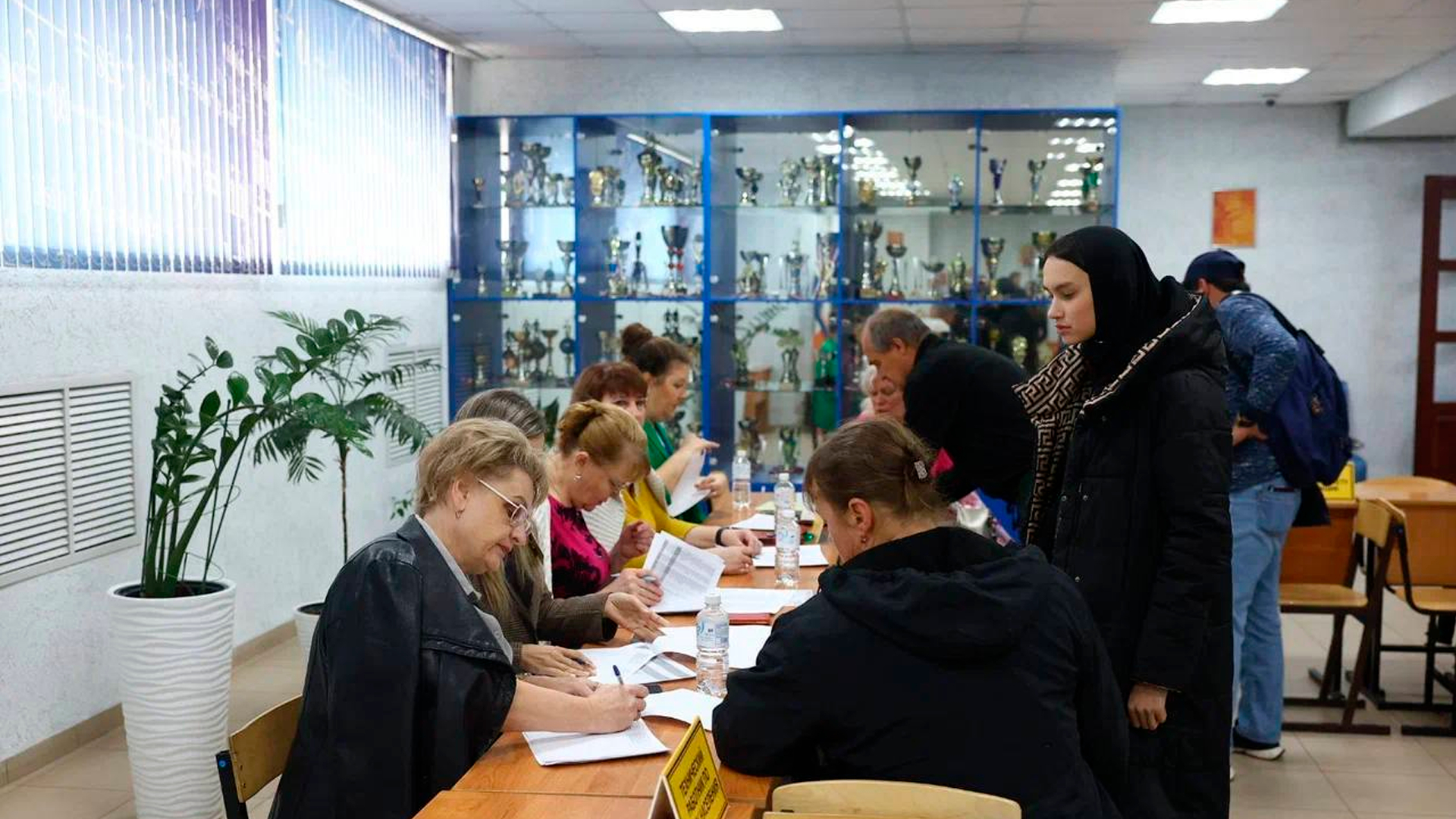 Жители обрушившегося в Астрахани дома начали получать выплаты