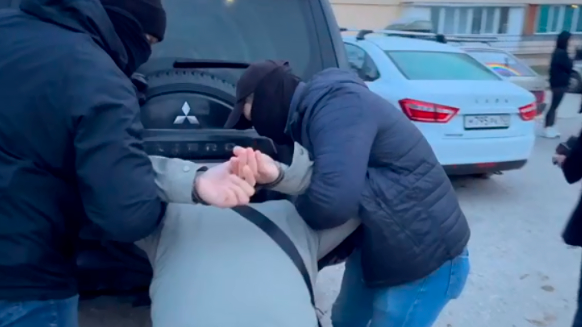 Жителя Крыма задержали за передачу авиазапчастей Украине