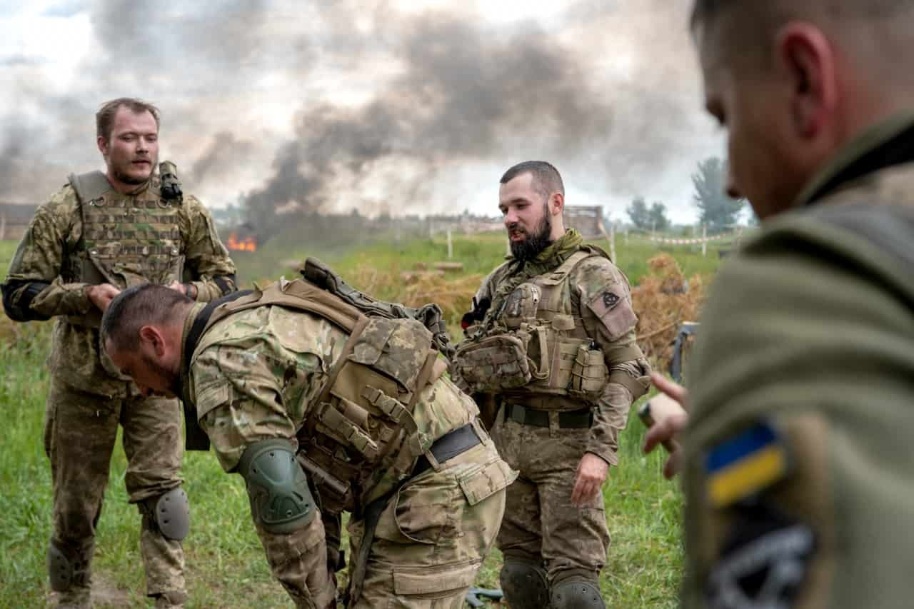 Пленный солдат ВСУ рассказал, как командование шантажирует украинских бойцов