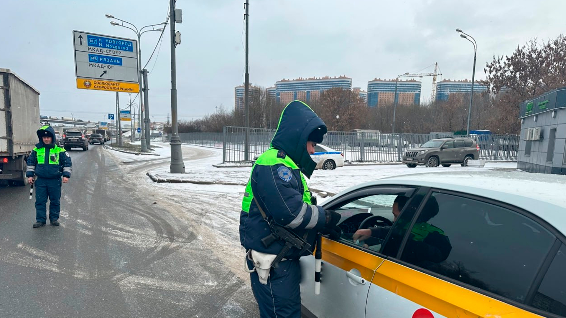 В Москве ГИБДД за неделю выявила свыше 12 тыс нарушений у таксистов