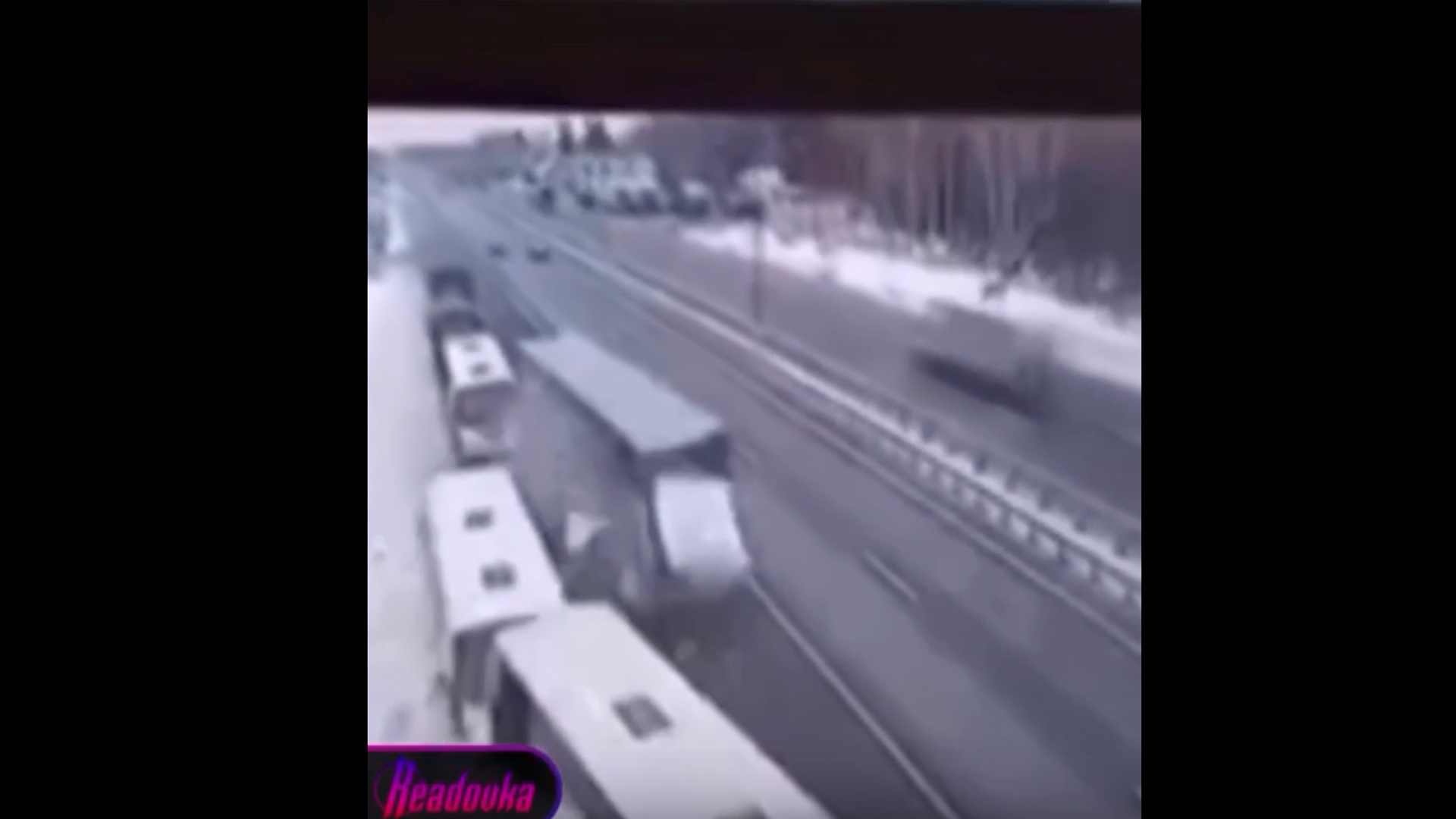 В Воронежской области фура врезалась в колонну Росгвардии