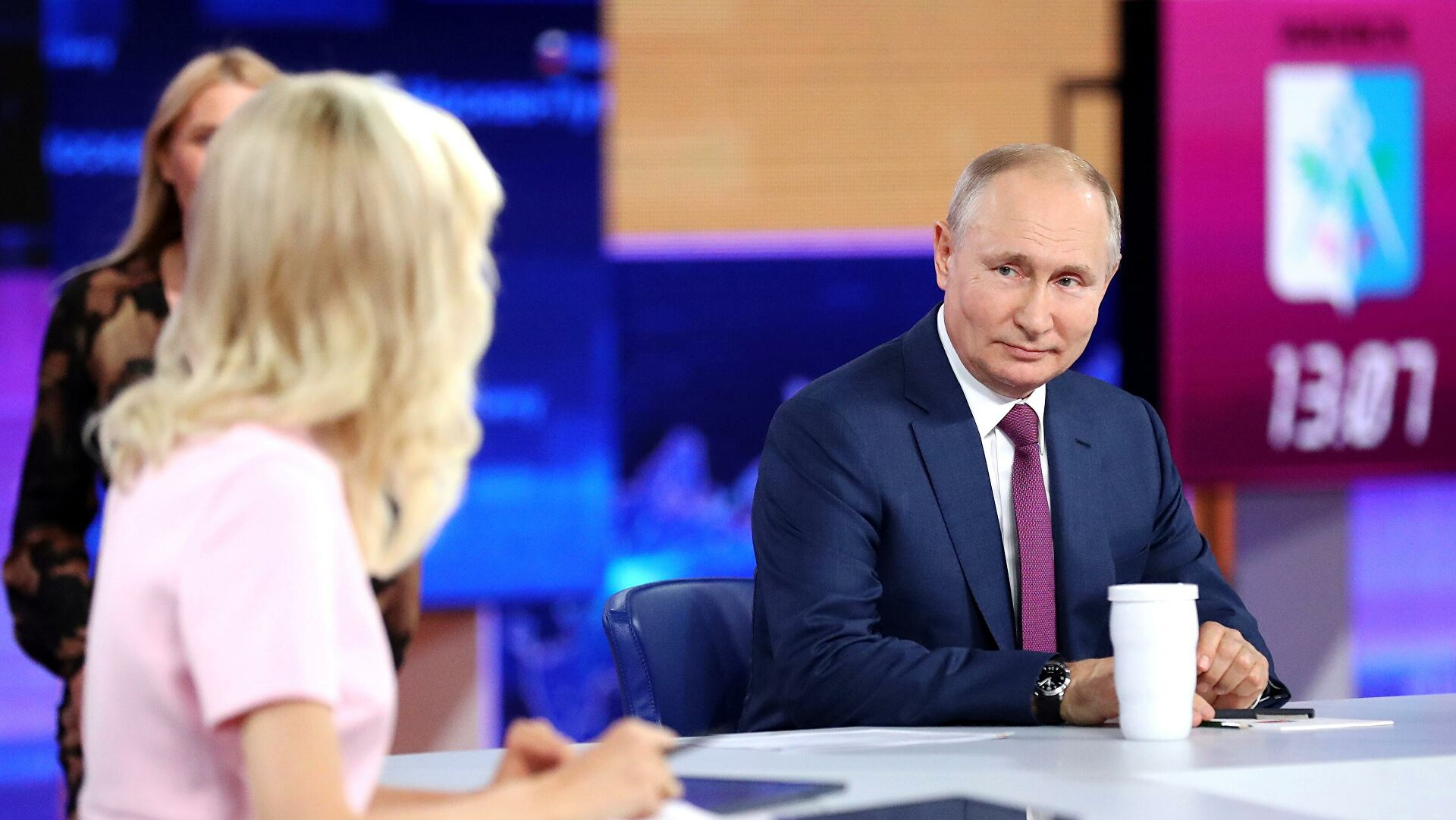 К прямой линии с Путиным поступило более 256 тысяч вопросов
