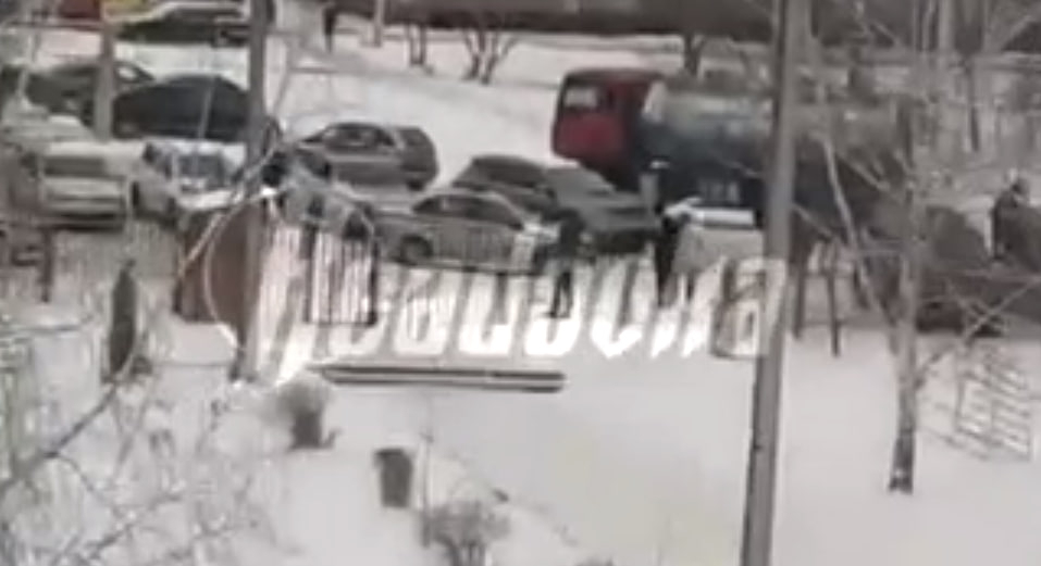 Брянские ученики опубликовали видео из школы, где произошла стрельба