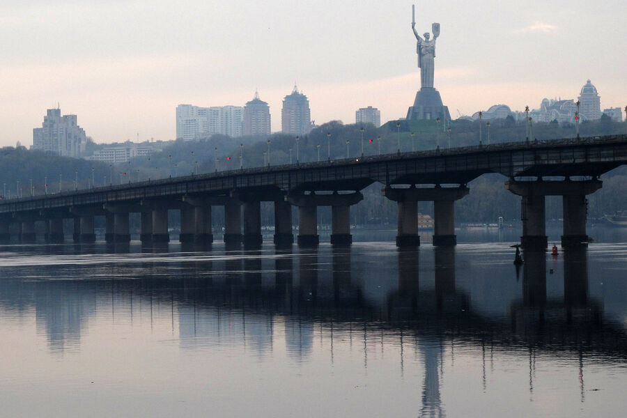 Депутат Рады Кучеренко: следующим после потопа в киевском метро станет мост Патона