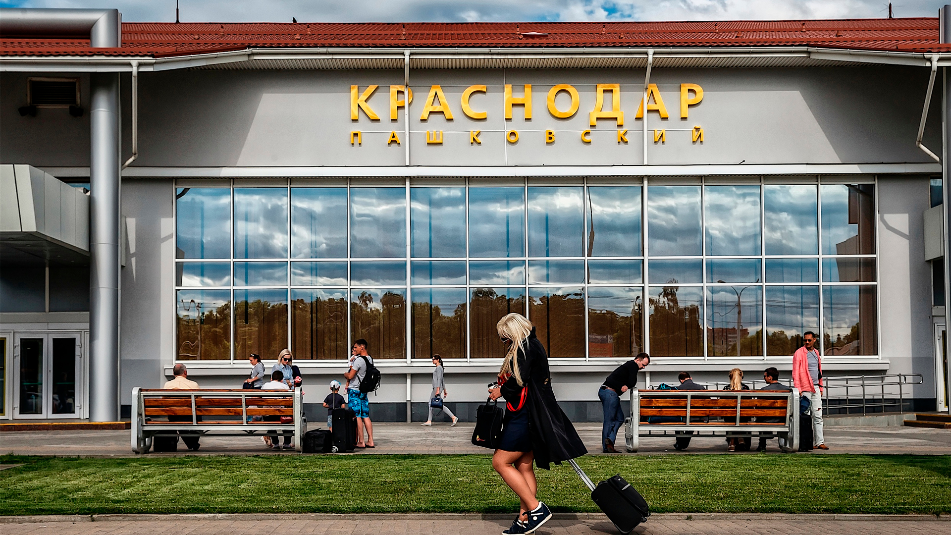 Аэропорт Краснодара может возобновить работу с 15 декабря