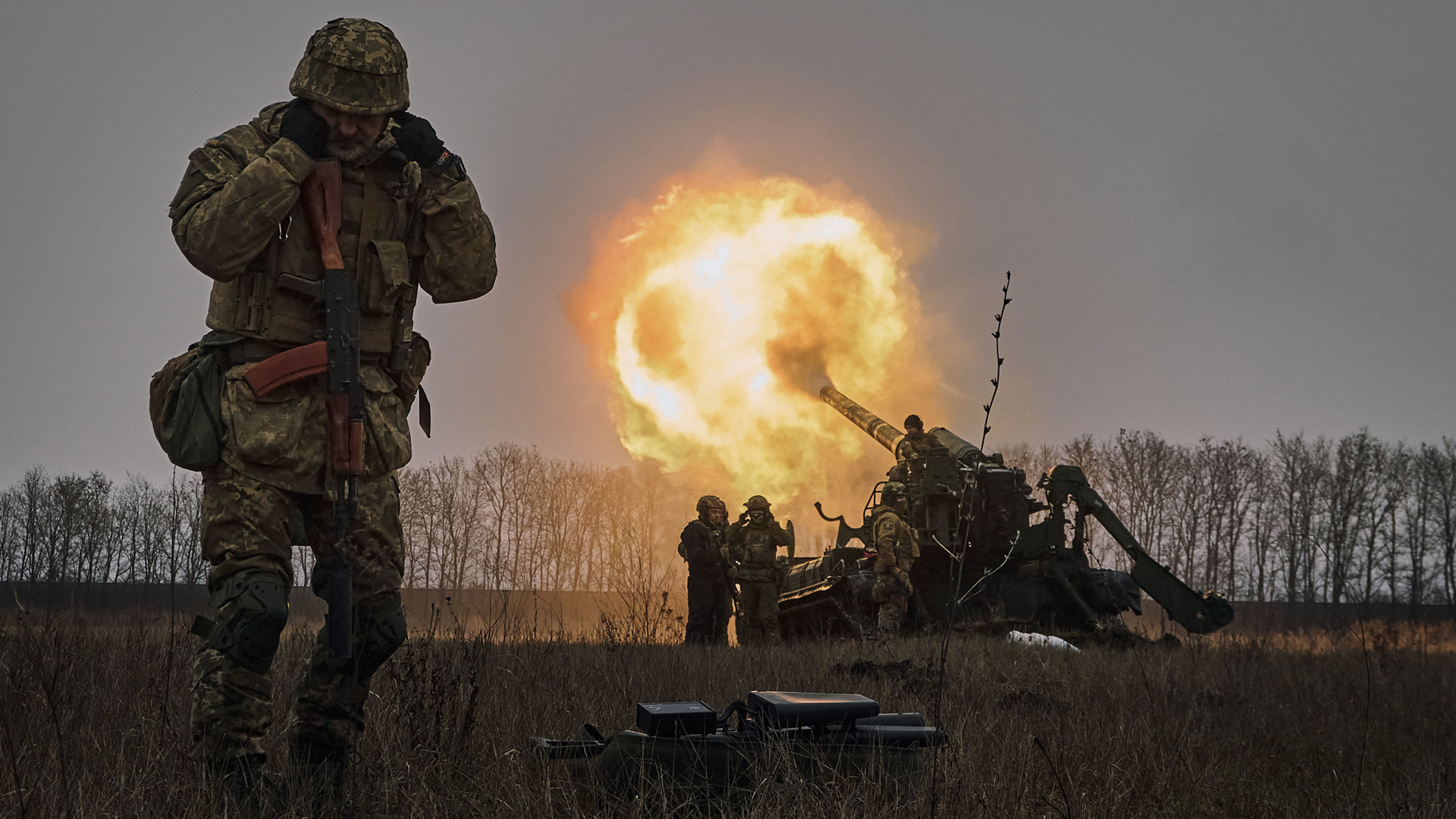 Свыше половины украинцев высказались за продолжение боев при сокращении помощи Запада