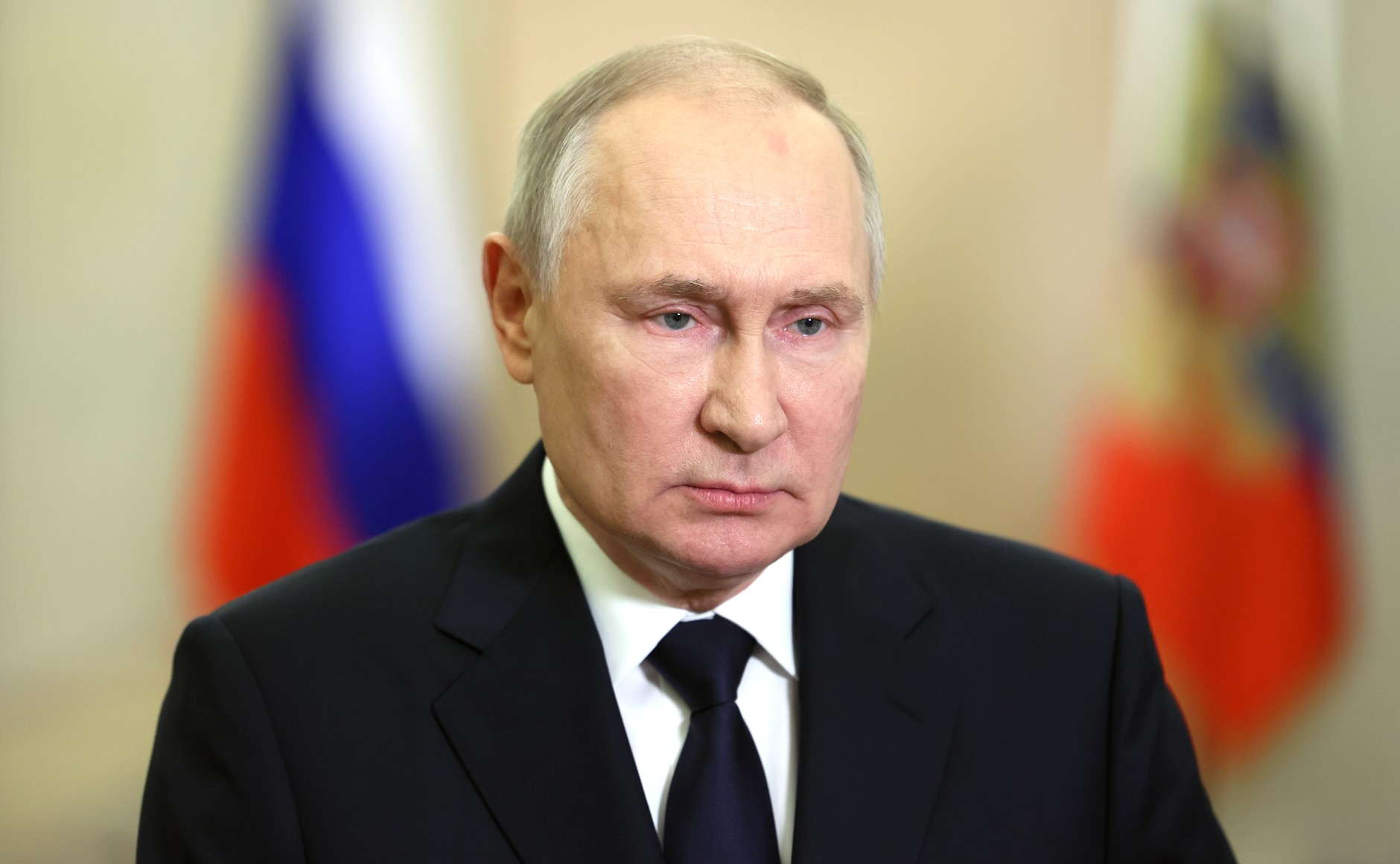 Президент: у добровольцев должны быть одинаковые условия с остальными военными
