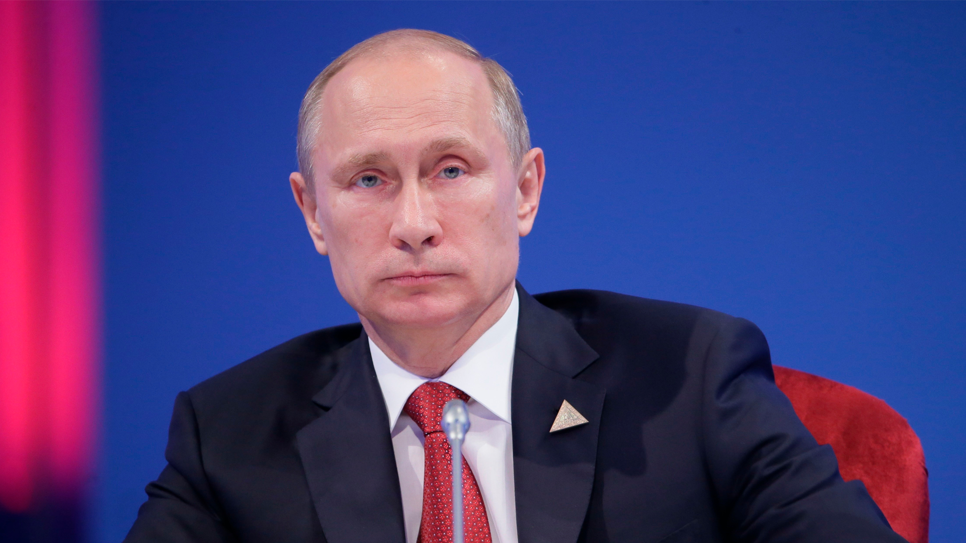 Путин: российские войска везде улучшают свое положение