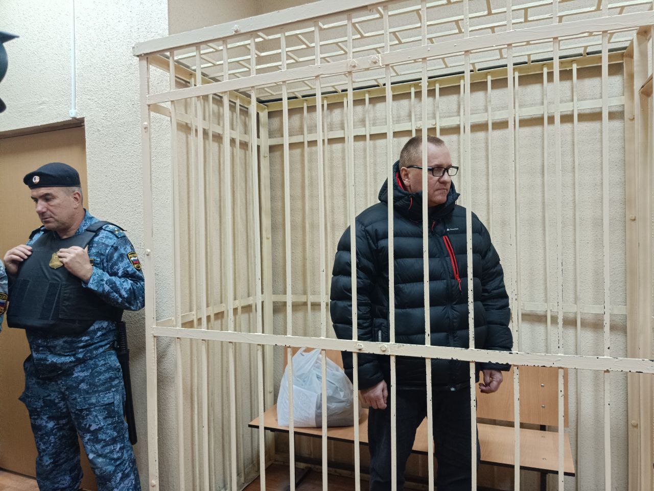 Отца устроившей в брянской школе стрельбу ученицы выпустили из СИЗО