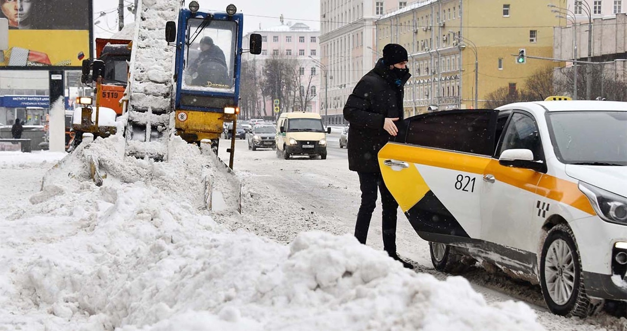 В Москве цены на такси выросли в 1,5-2 раза из-за снегопада