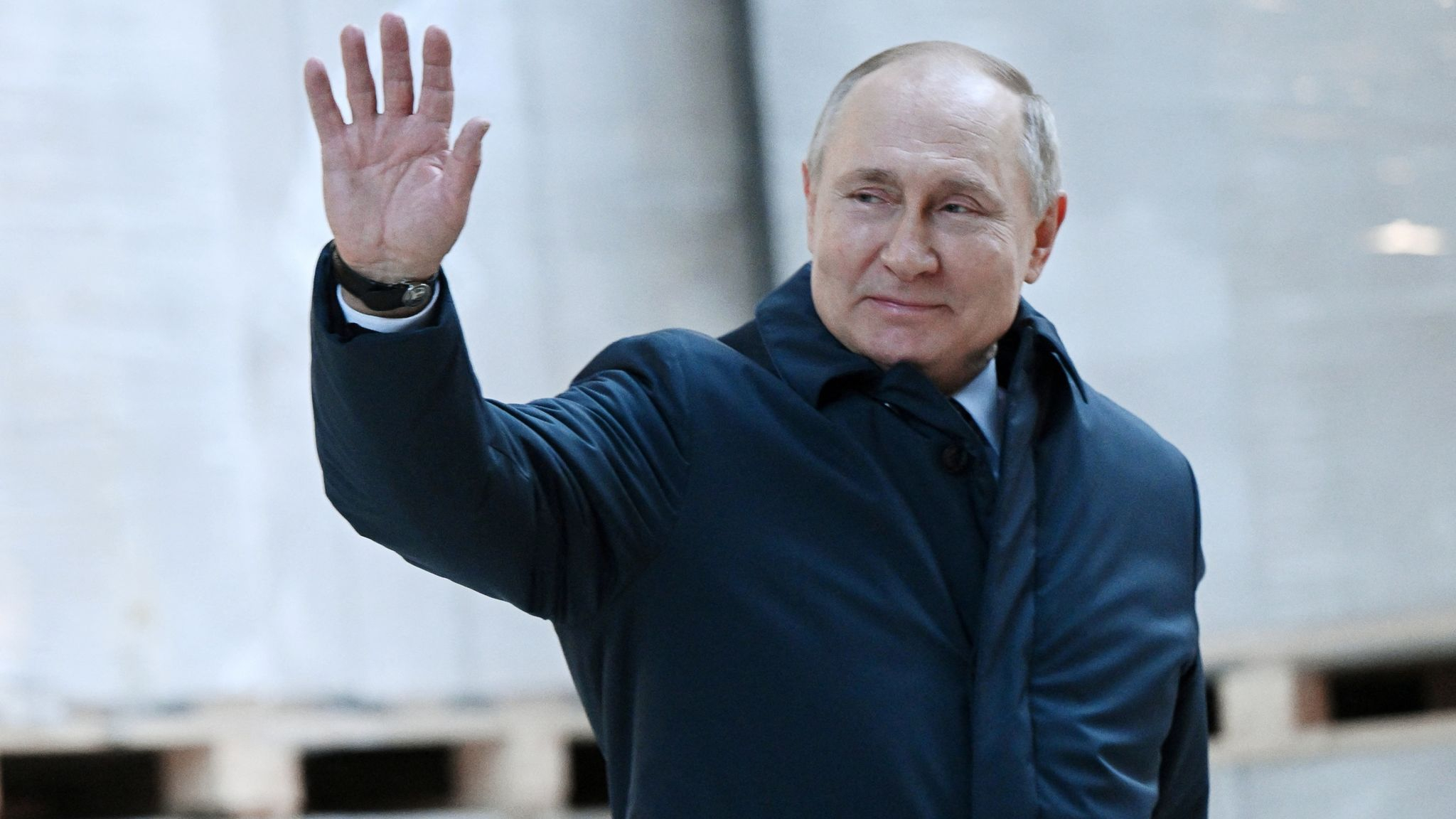 Путин прибыл в Центризбирком для подачи документов на выборы