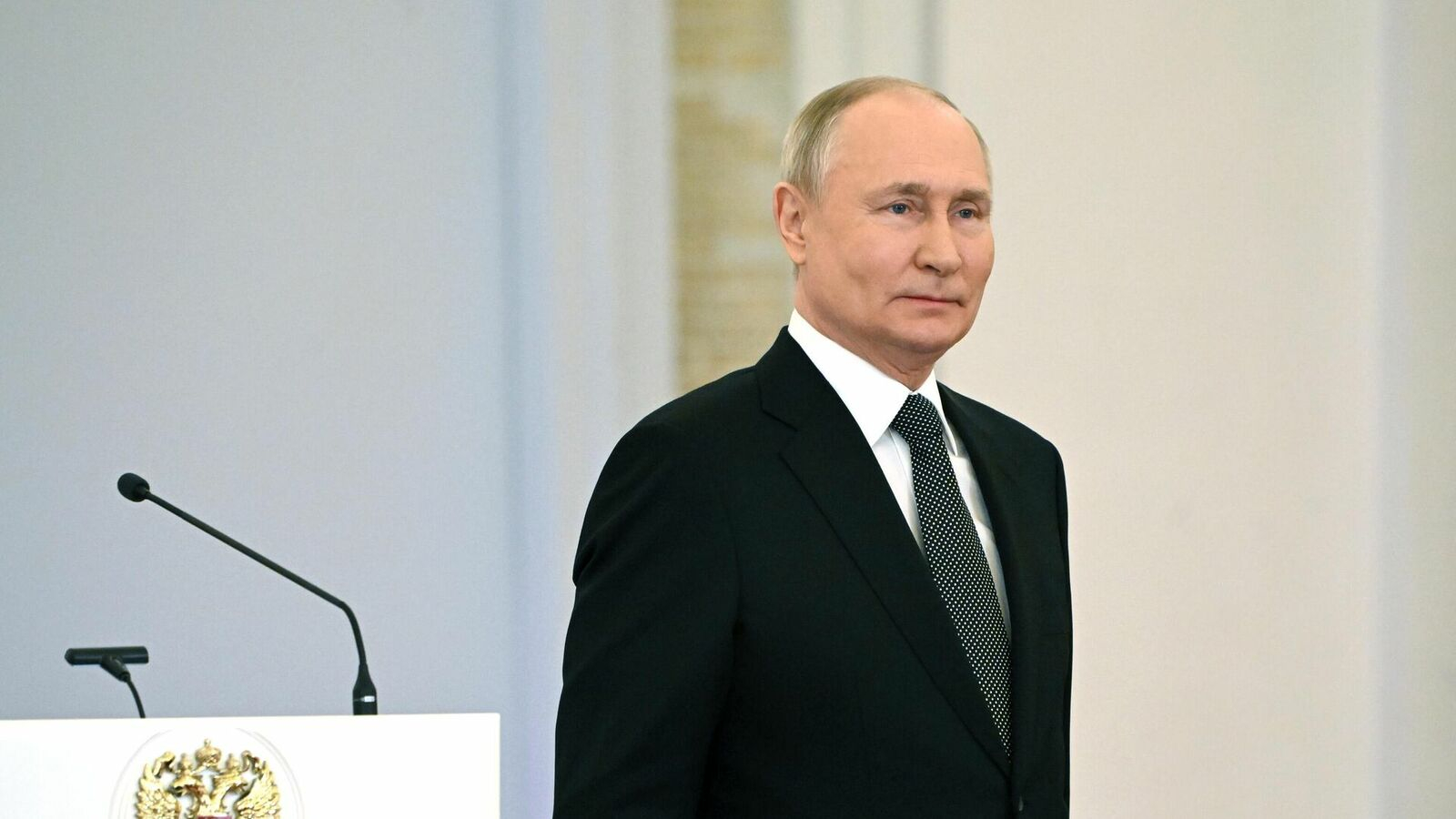 Путин подал документы на выдвижение в качестве кандидата на должность президента России