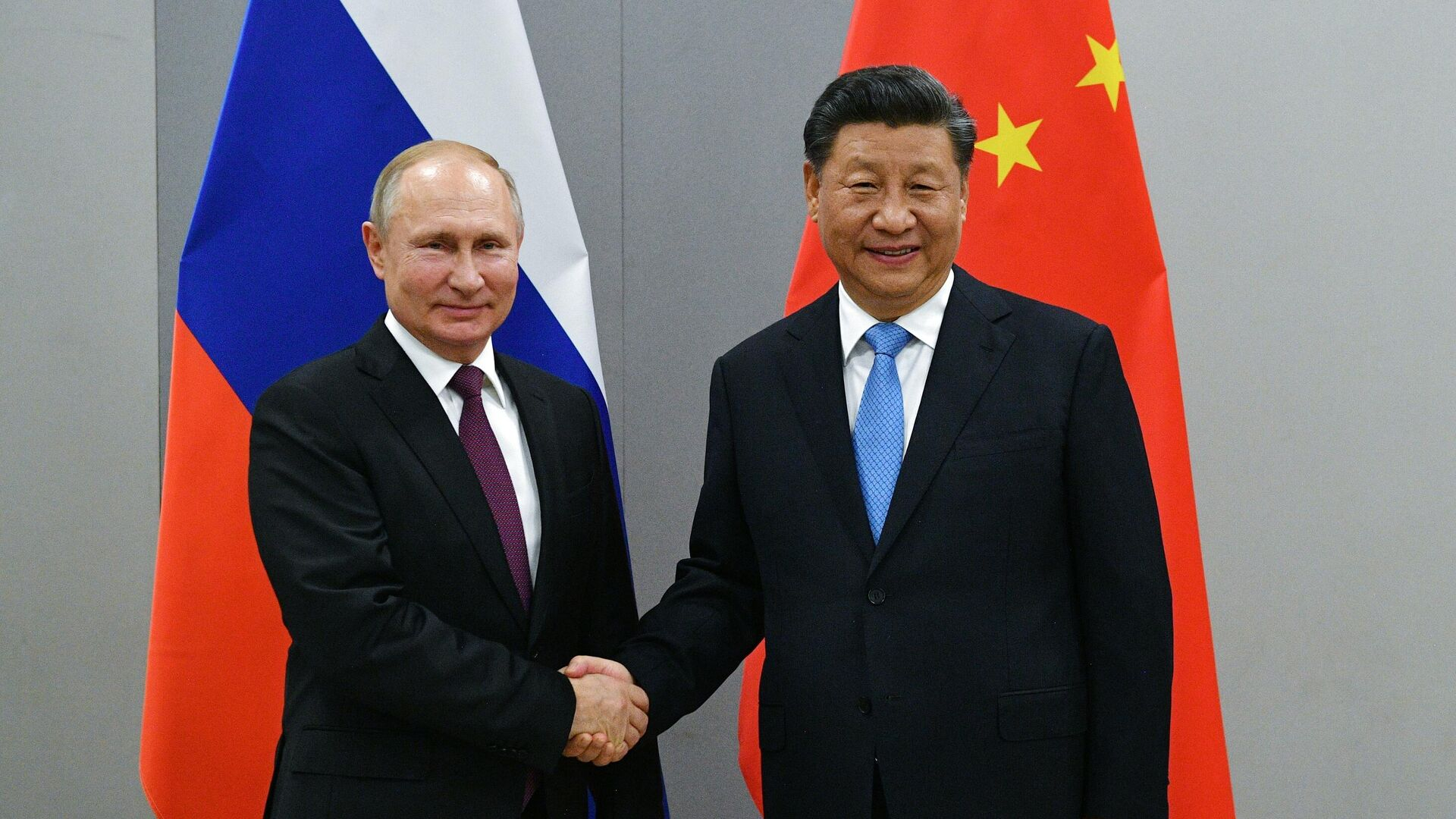 Путин выразил соболезнования Си Цзиньпину из-за последствий землетрясения в Китае