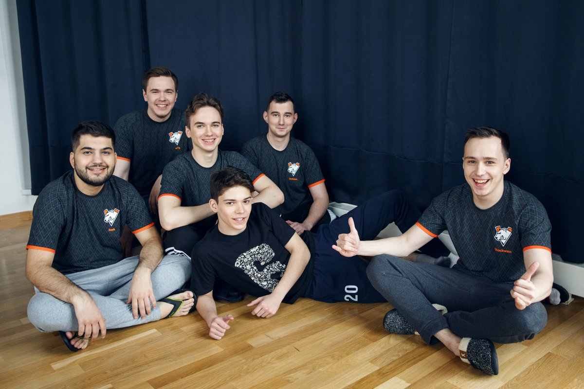 Киберспортивную команду Virtus.pro сняли с соревнований из-за россиян в составе